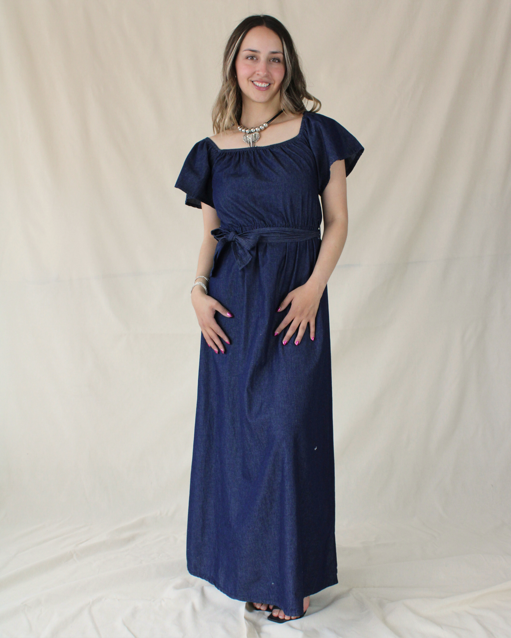 2053 Vestido Largo Con Cinturón y Cuello redondo