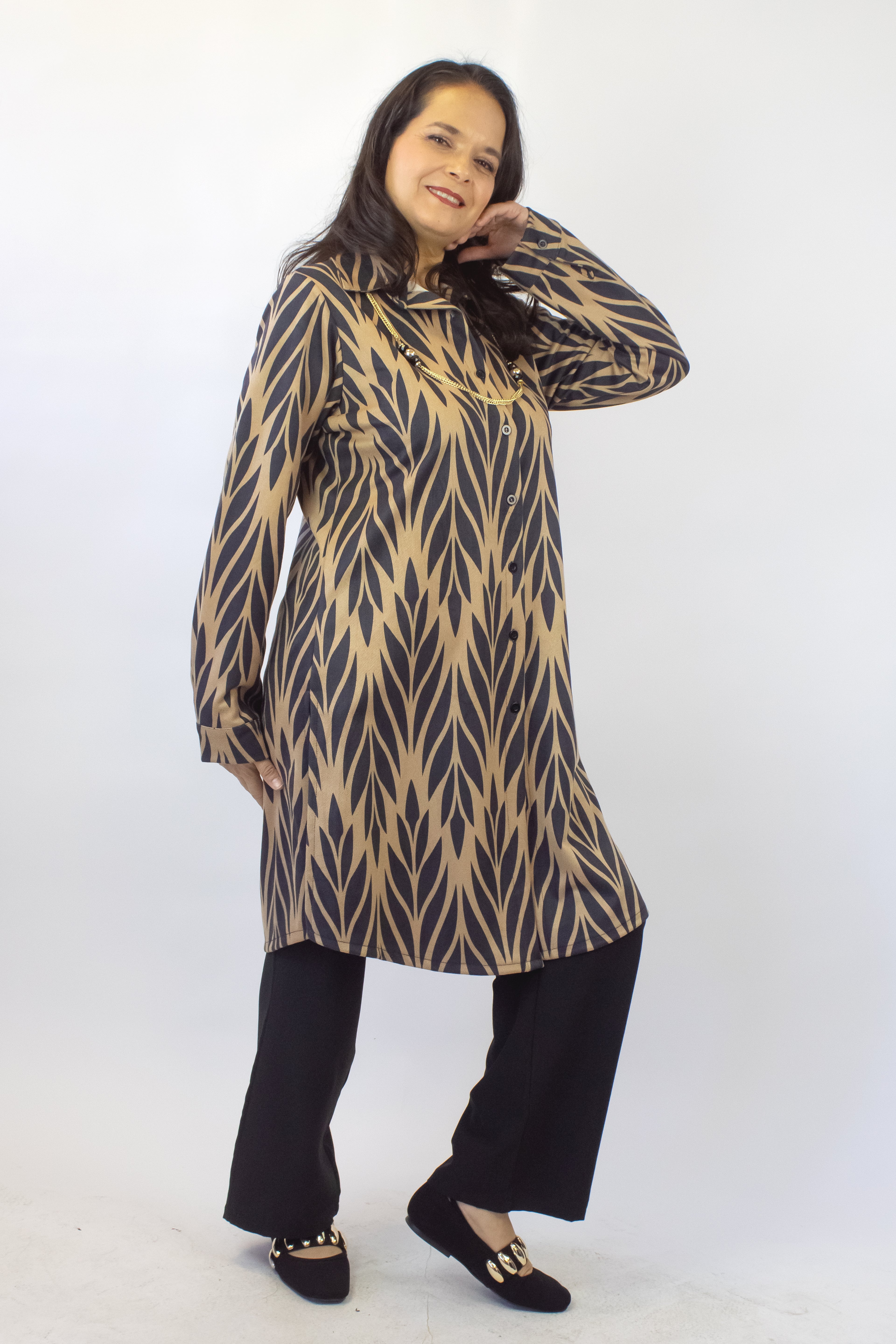 421 Conjunto Camisa con Estampado de Hojas y accesorio