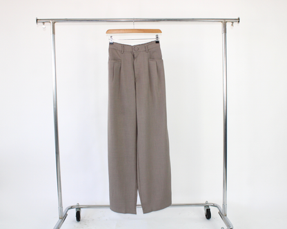 71702 Pantalon Pierna Ancha Bolsa Recta y Pinzas