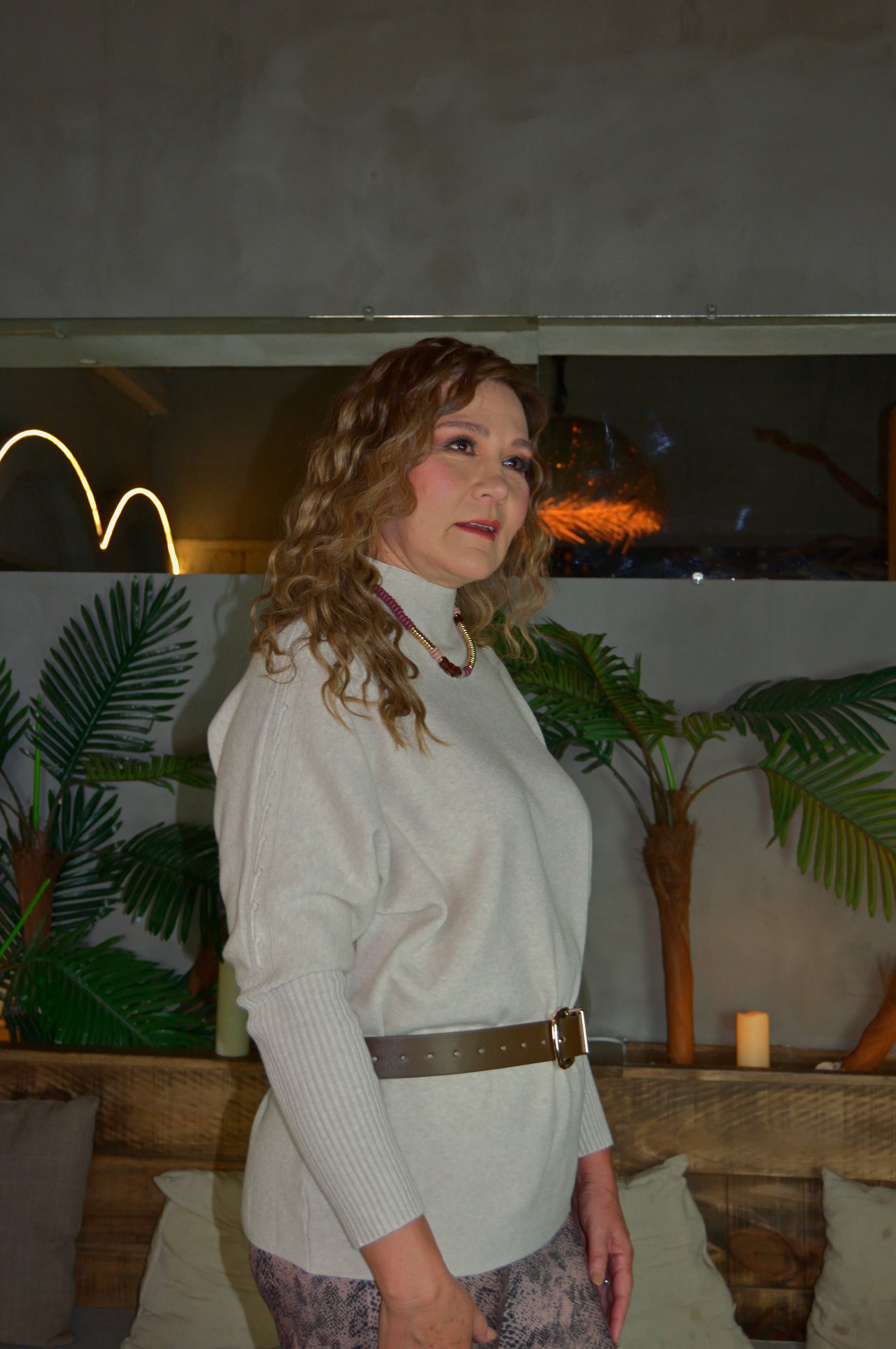 OJ-2763 Suéter Tejido y Tiras con Nudos en Mangas