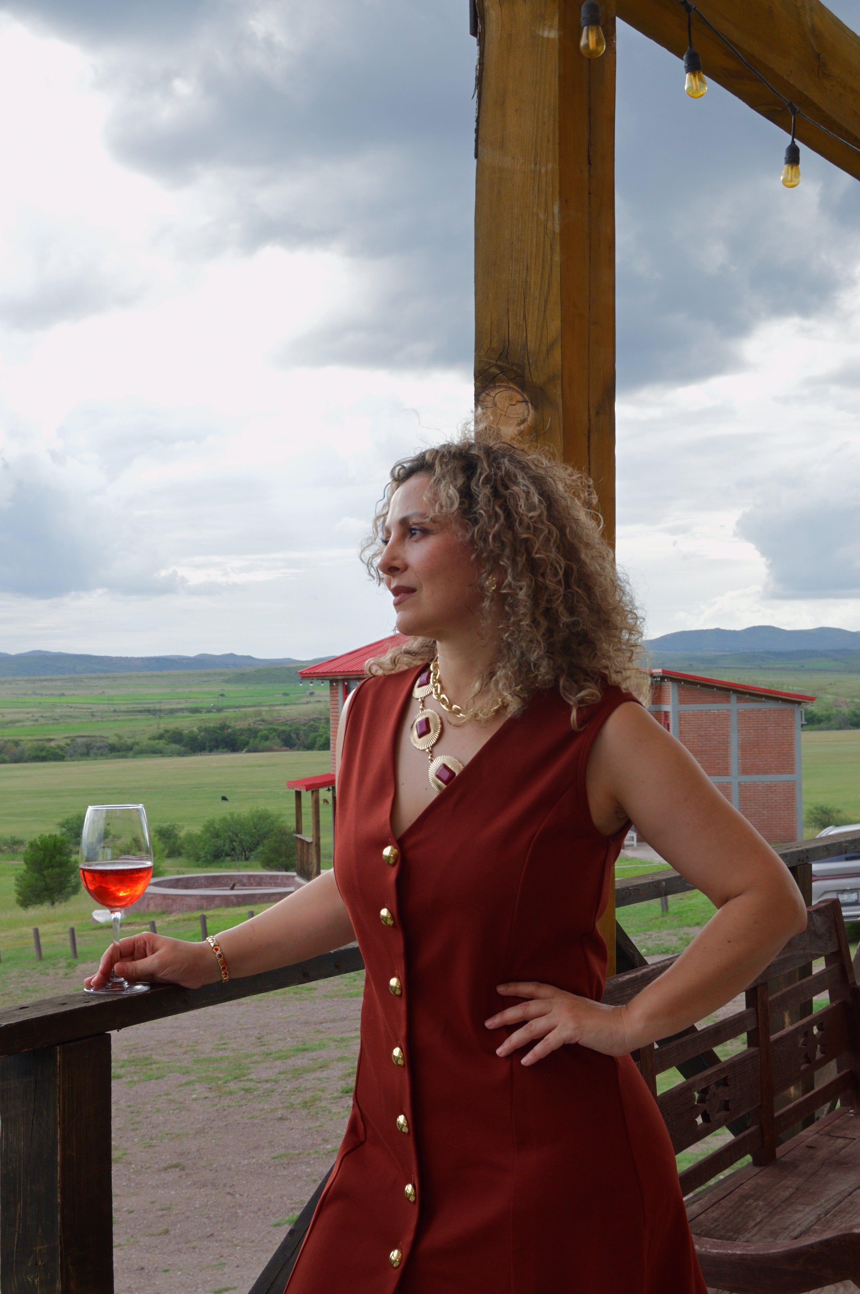 8428 Cinto Metal Conchas con Piedra Cuadrada Centro