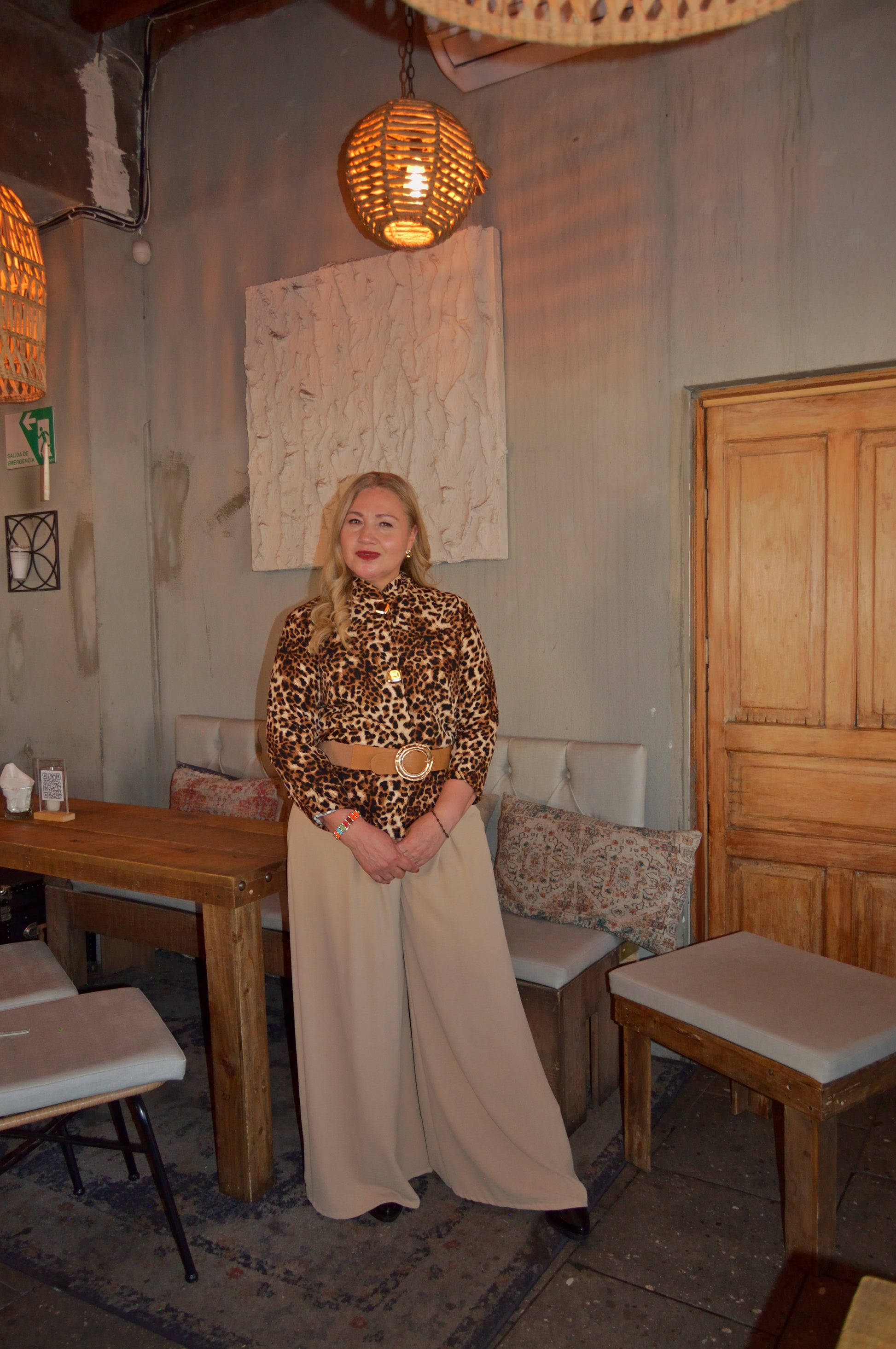 0894 Pantalon pinzas pierna ancha