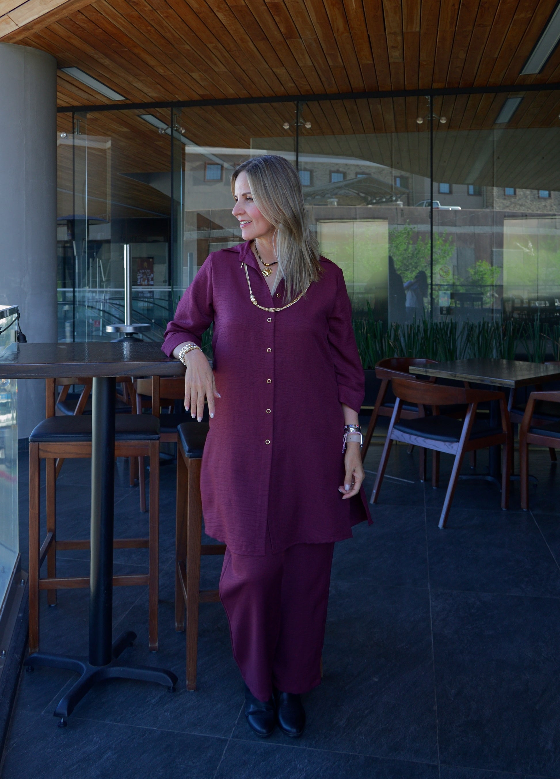 416 Conjunto Camisa Lisa con accesorio