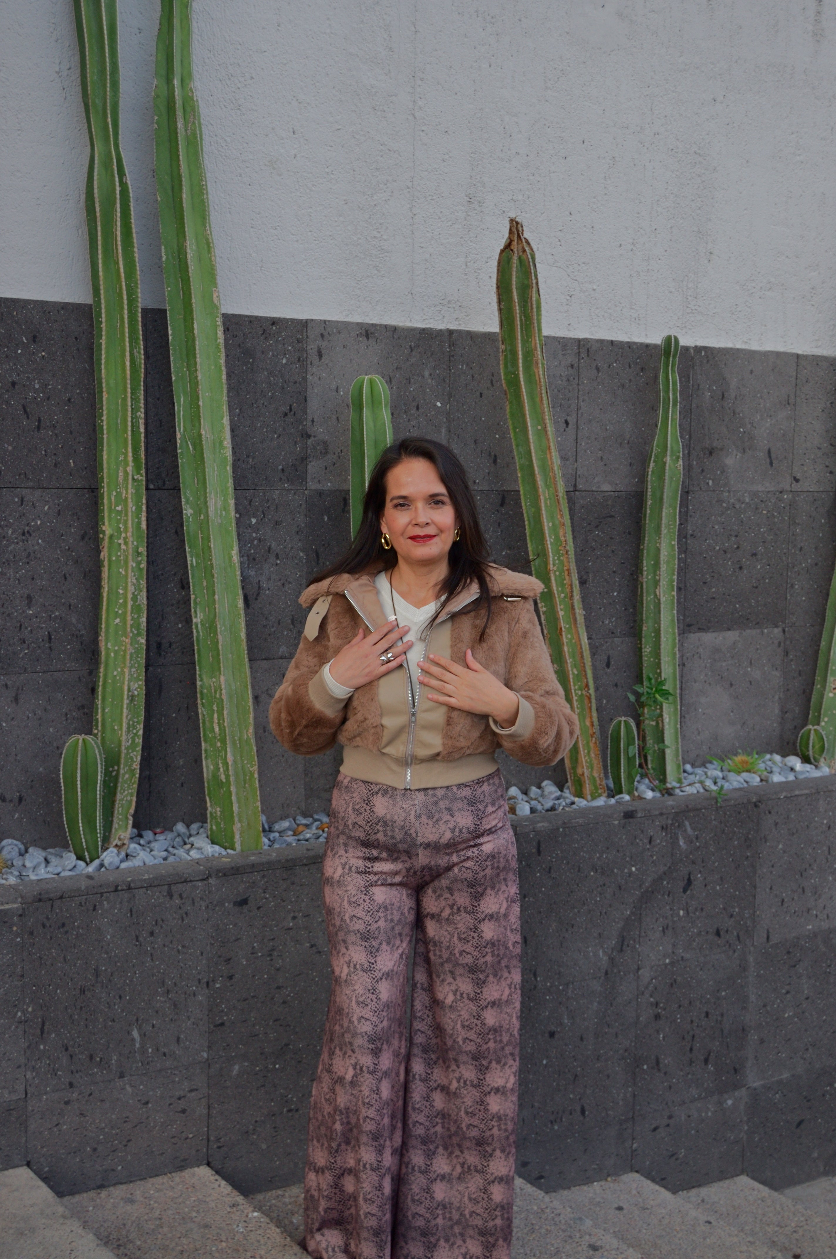 3705CHJ Pantalón Pierna Acampanada Estampado Serpiente