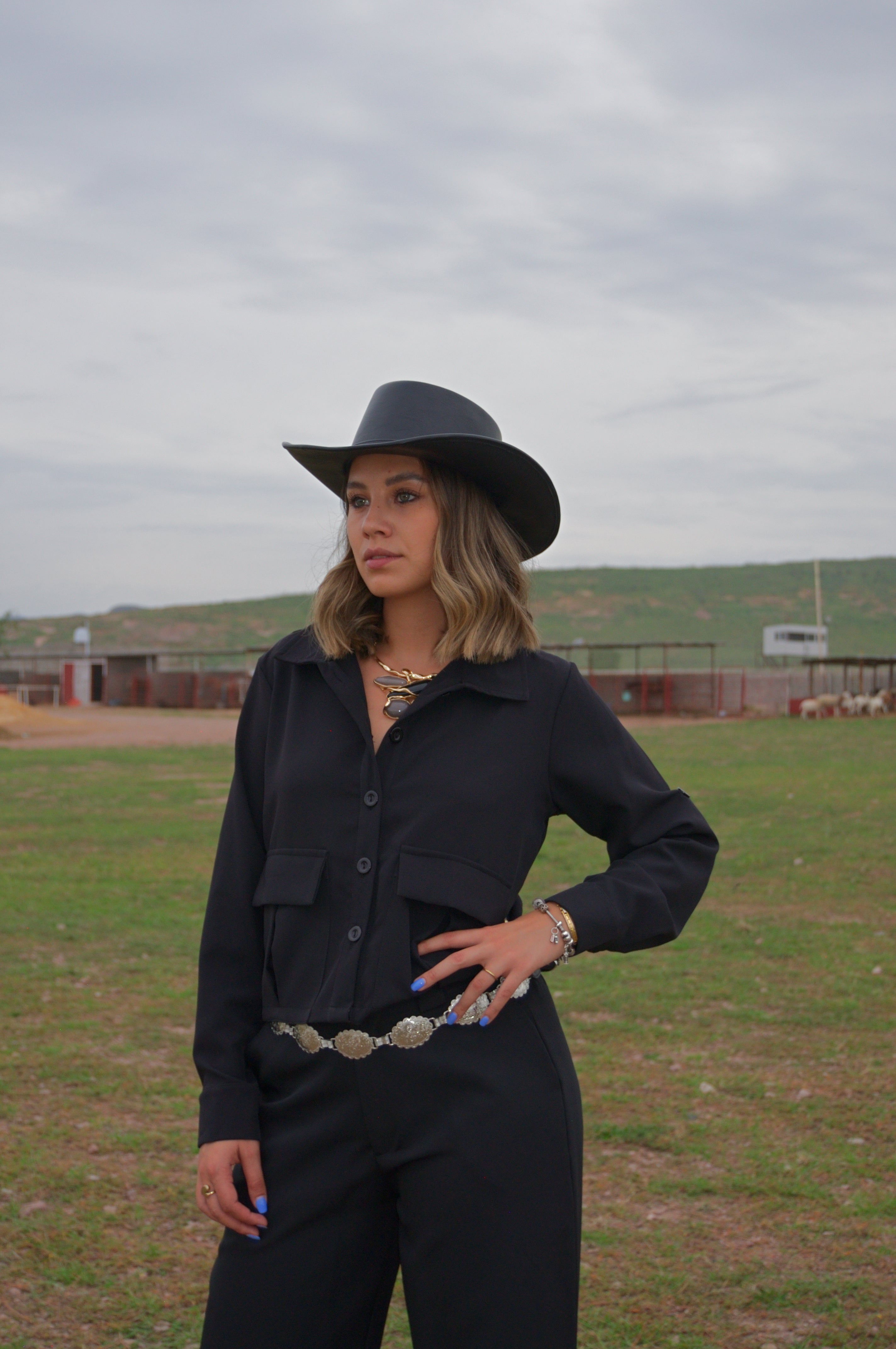 25012 Cinto 6 medallones hebilla flor