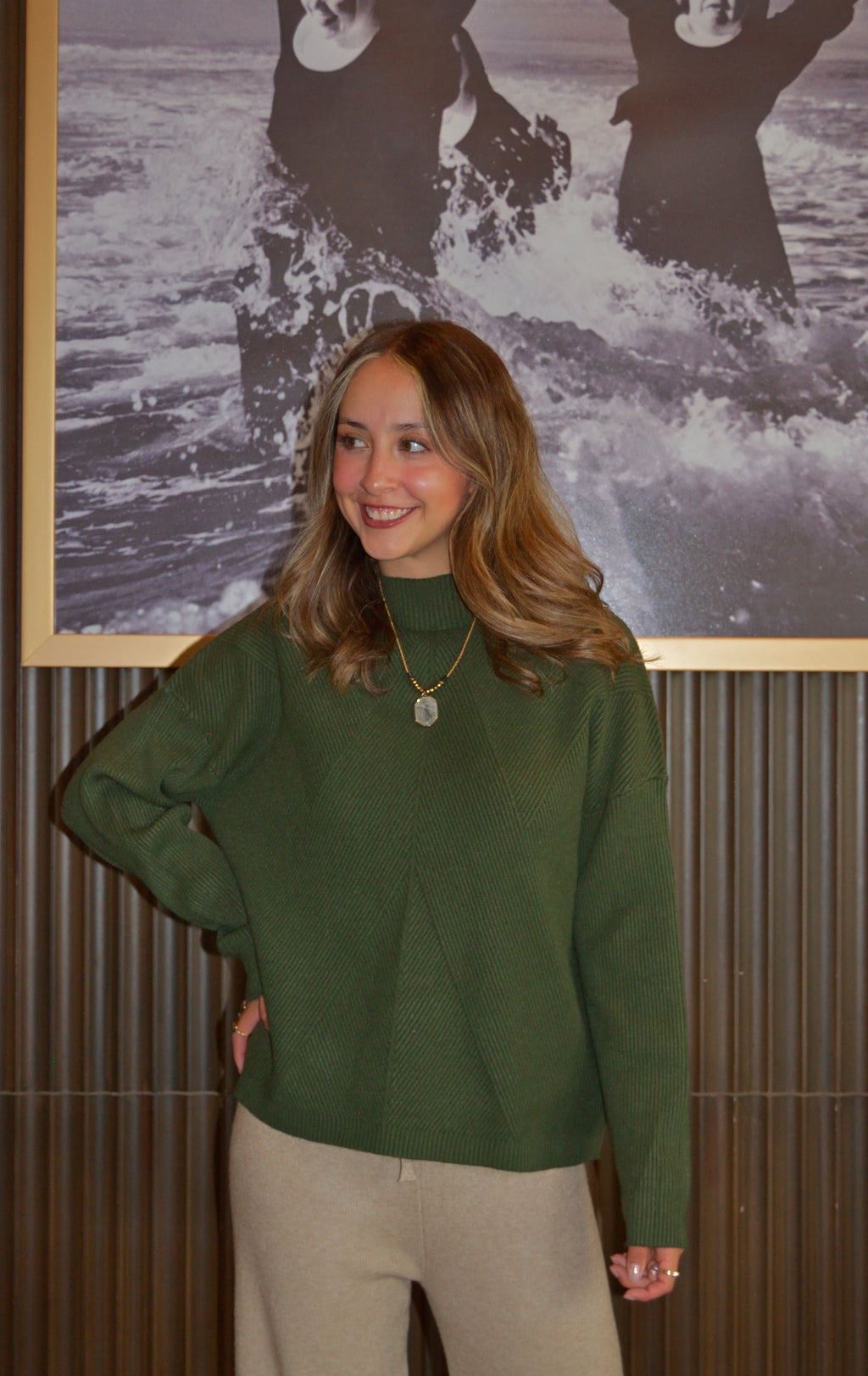 OJ-2660M Suéter Cuello de Tortuga Líneas Cruzadas