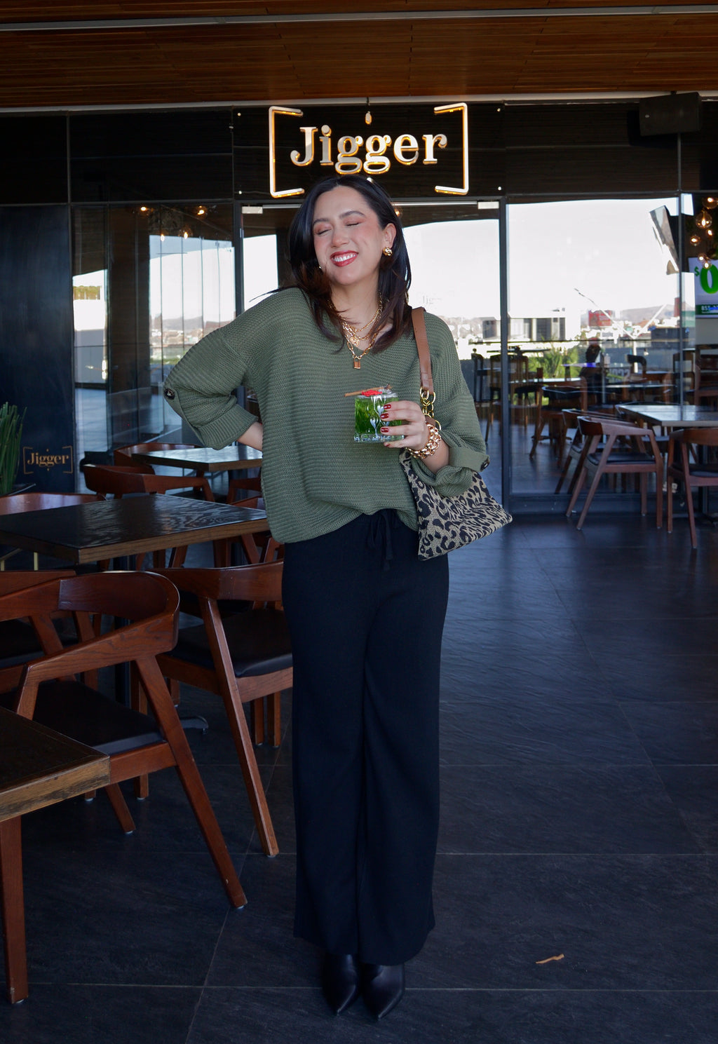 K2507 Pantalonera Líneas Suaves