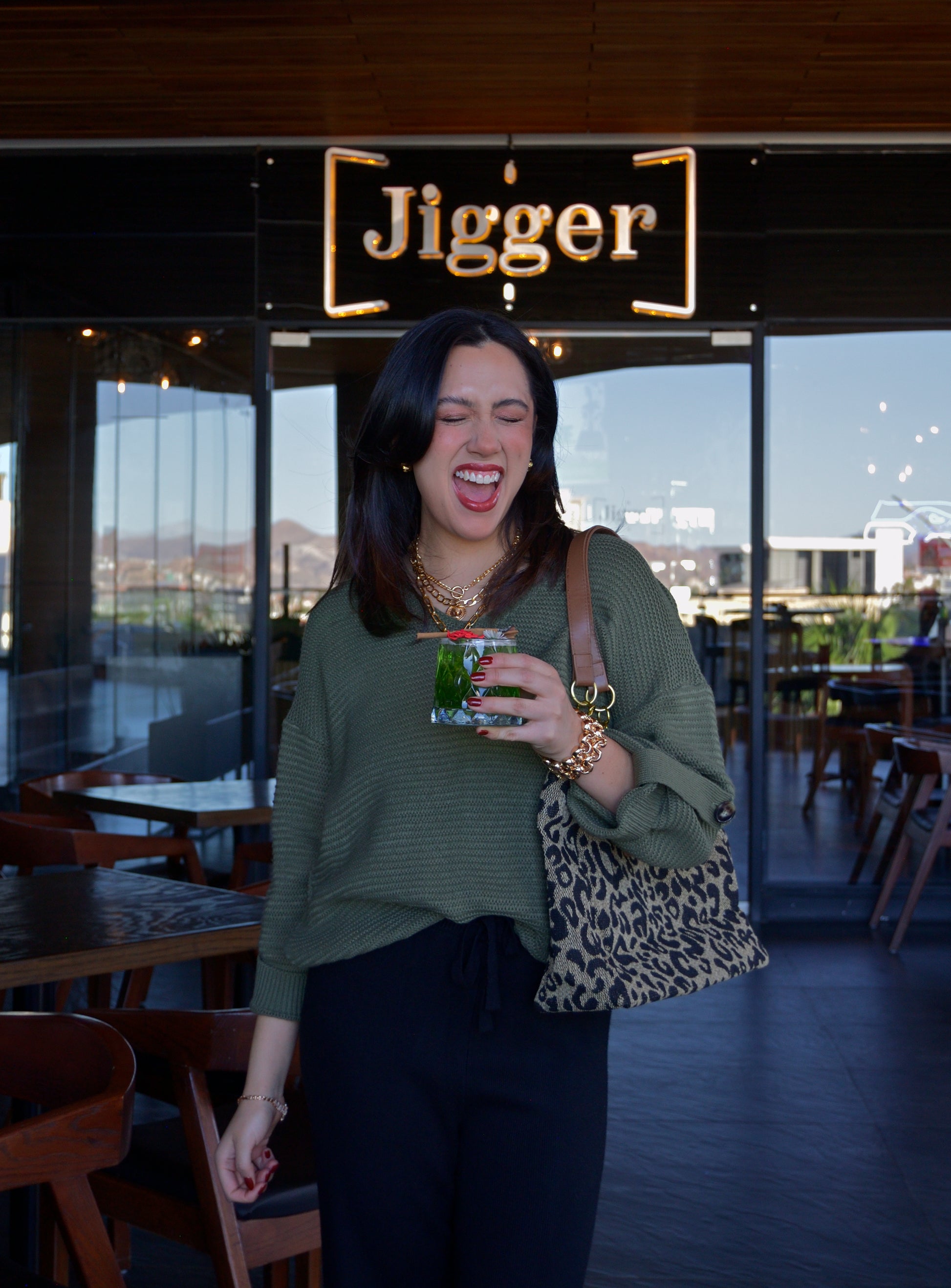 25601 Suéter Tejido de Ondas y Botón