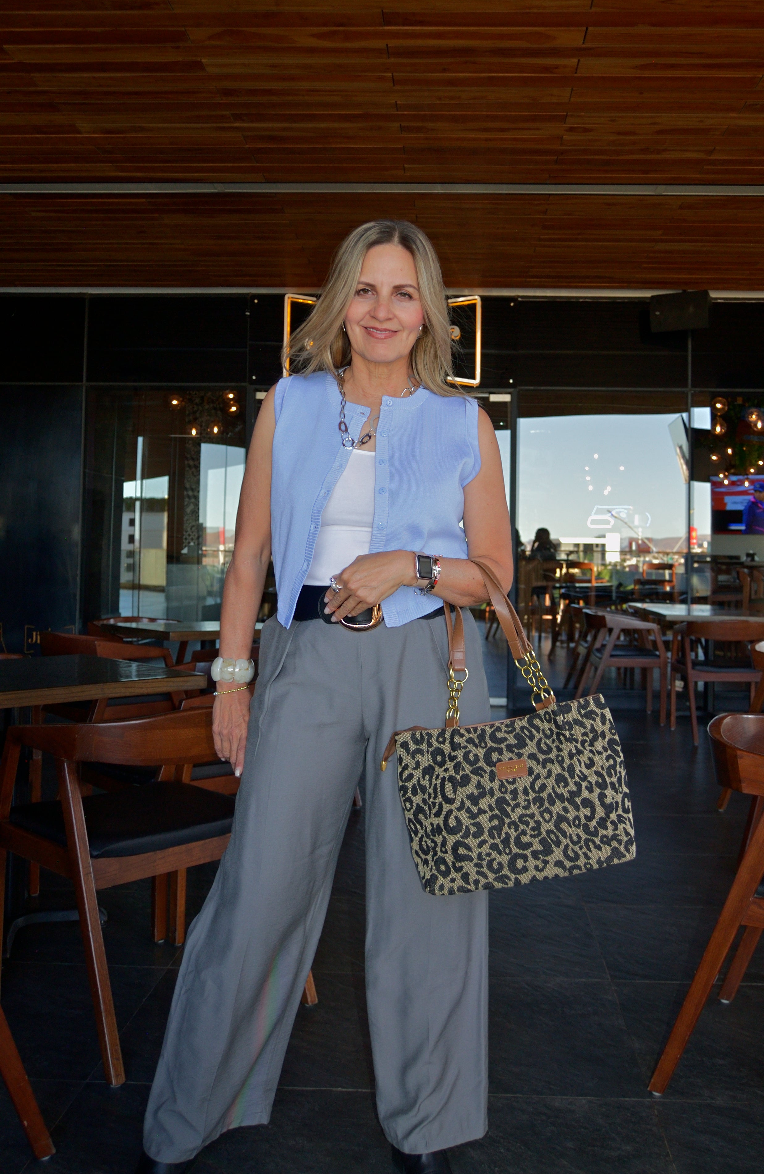 12615 Pantalón Con Elástico Liso Con Pinzas