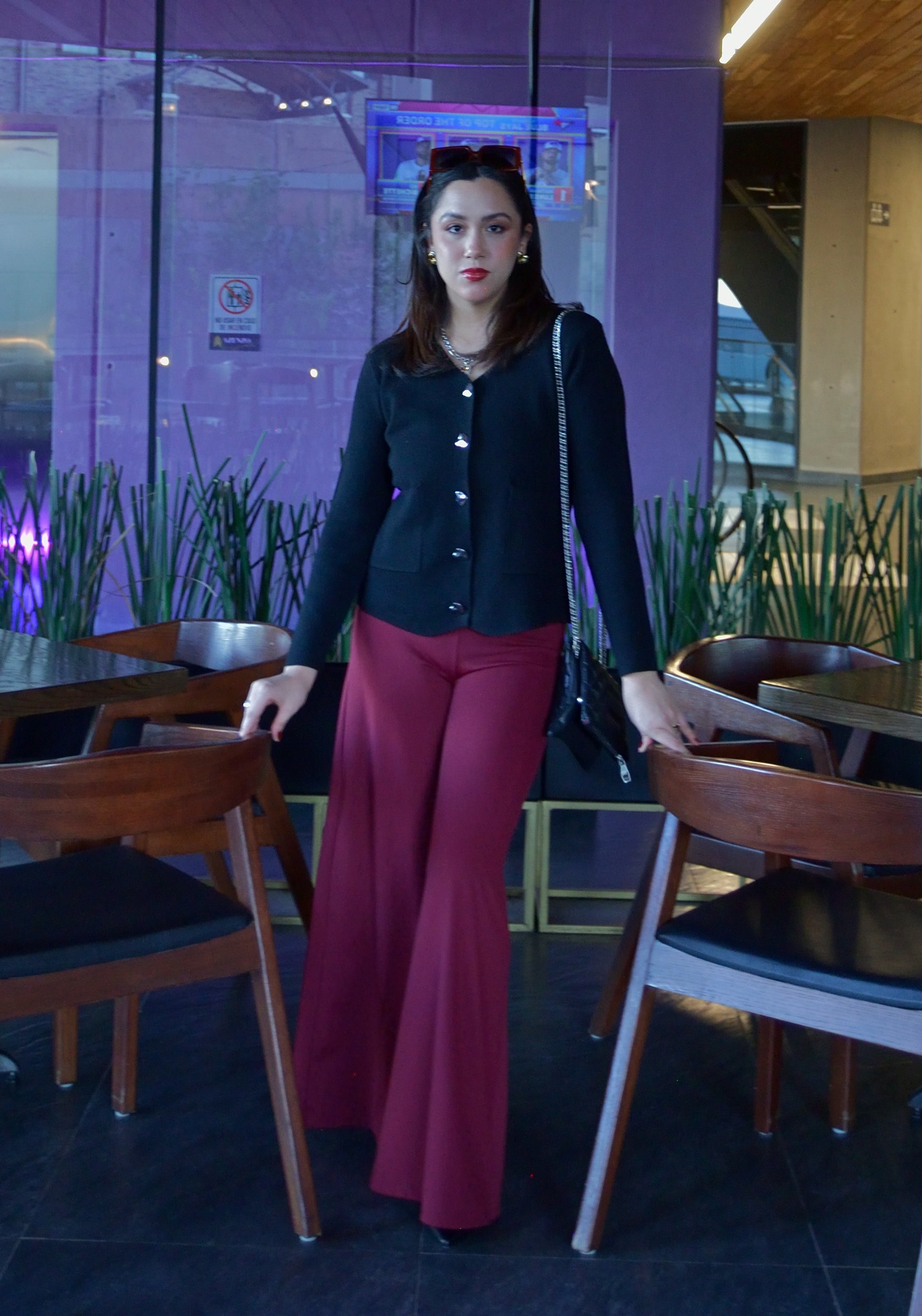 1270 Suéter de Botones Irregulares y Bolsillos