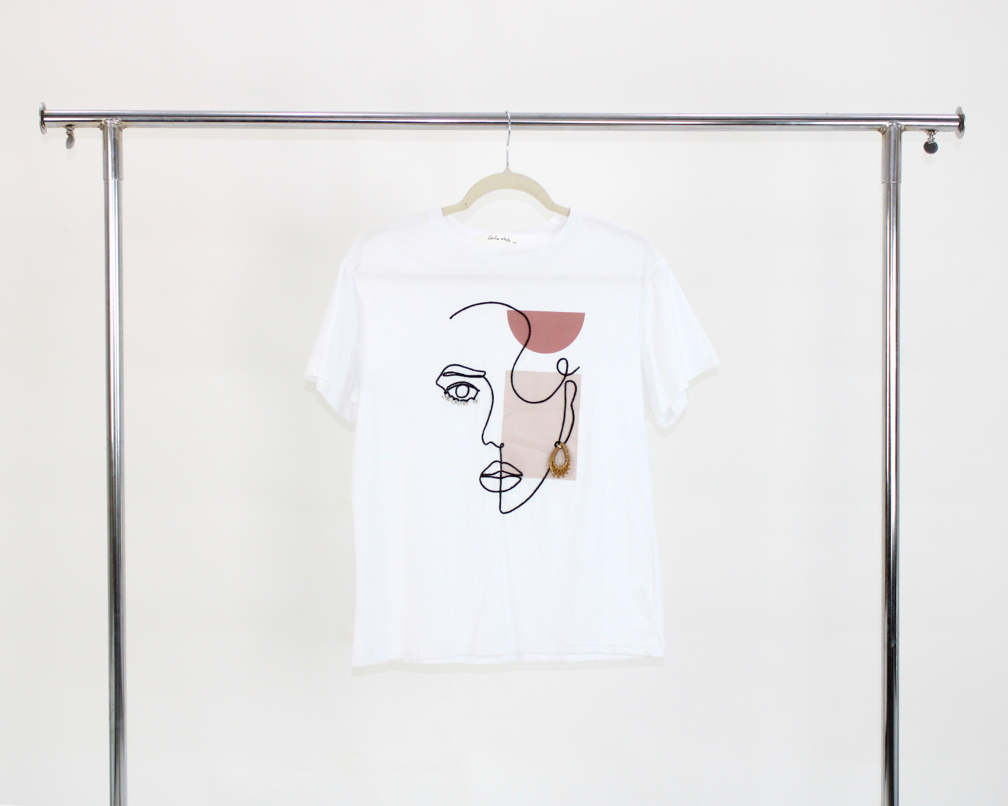 90699 Blusa rostro abstracto
