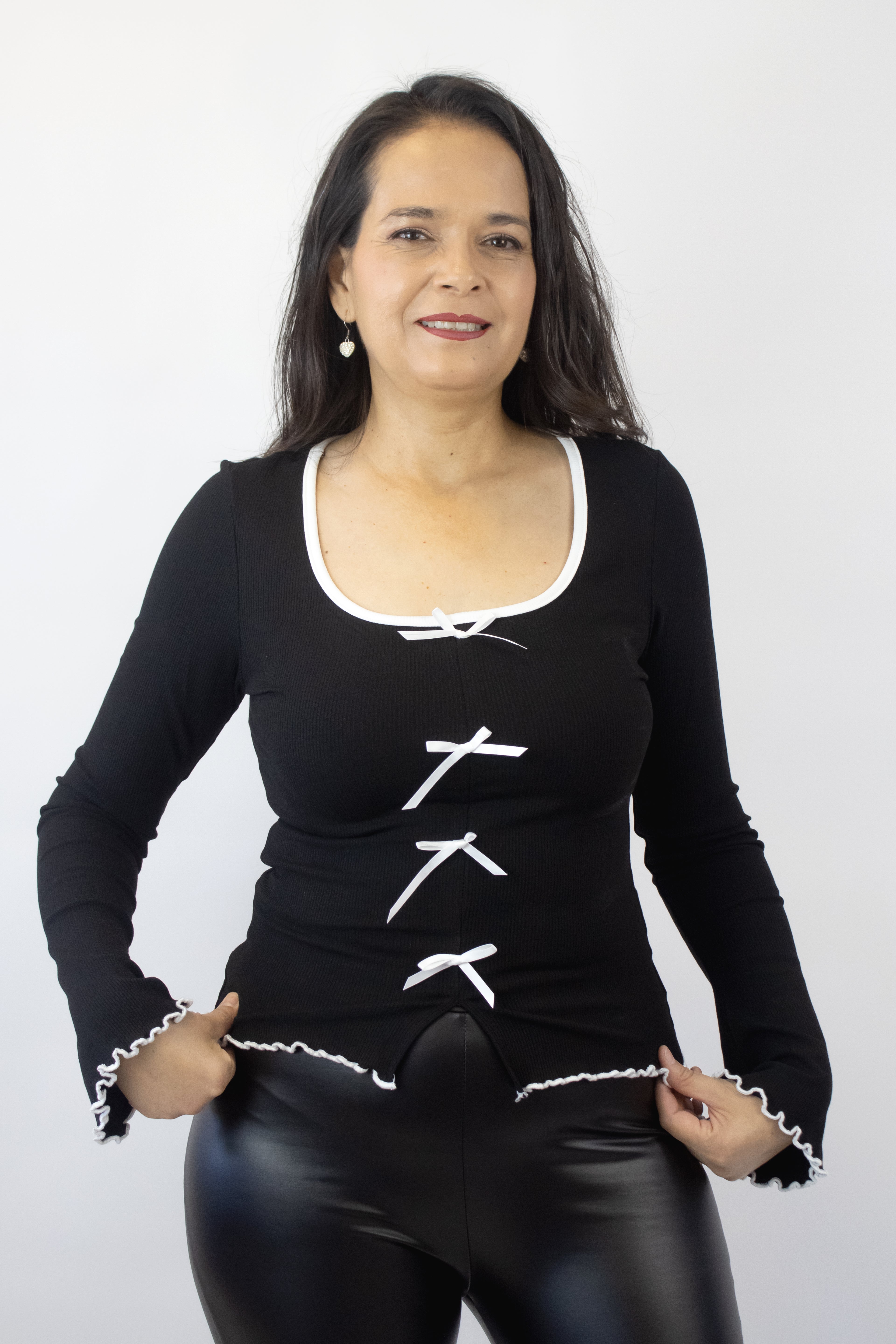 T3397 Blusa Manga Larga con Moñitos y Borde Corrugado