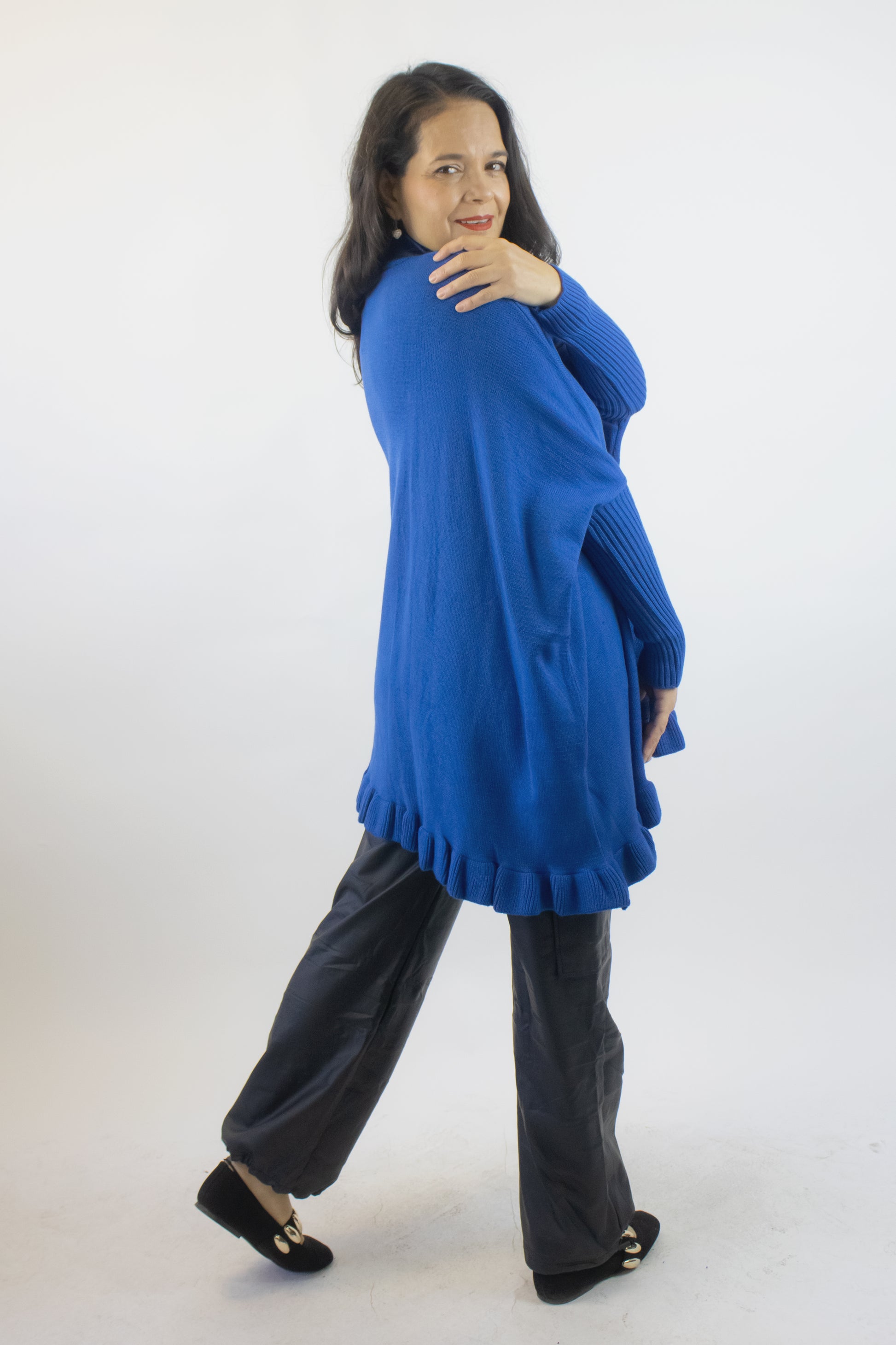 OLGA Capa Orilla Olanes Cuello Medio Alto