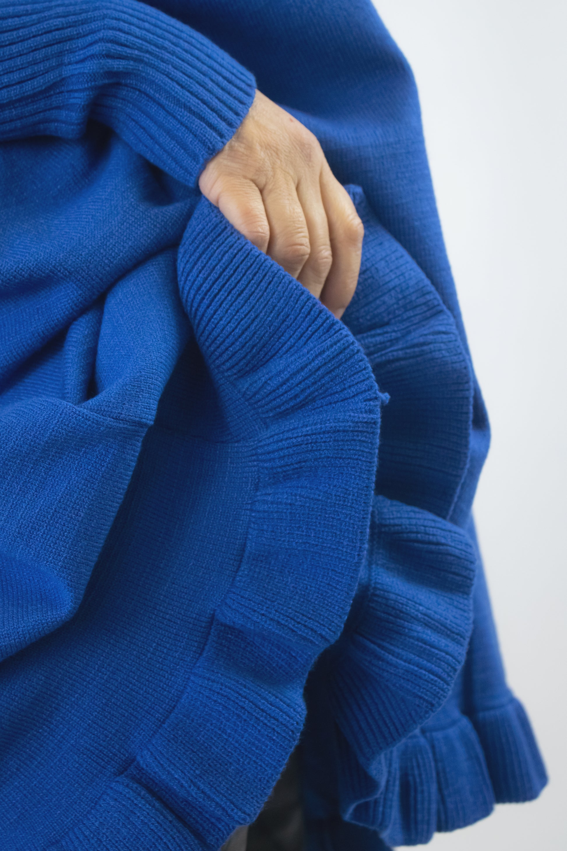 OLGA Capa Orilla Olanes Cuello Medio Alto