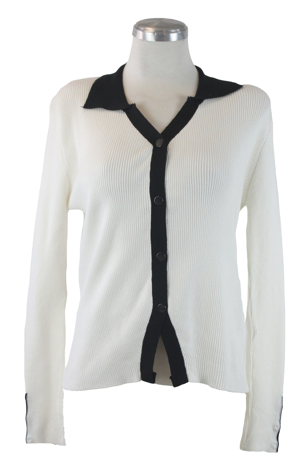 SQY-30047 Suéter con Cuello Tipo Camisa y Botones Plateados