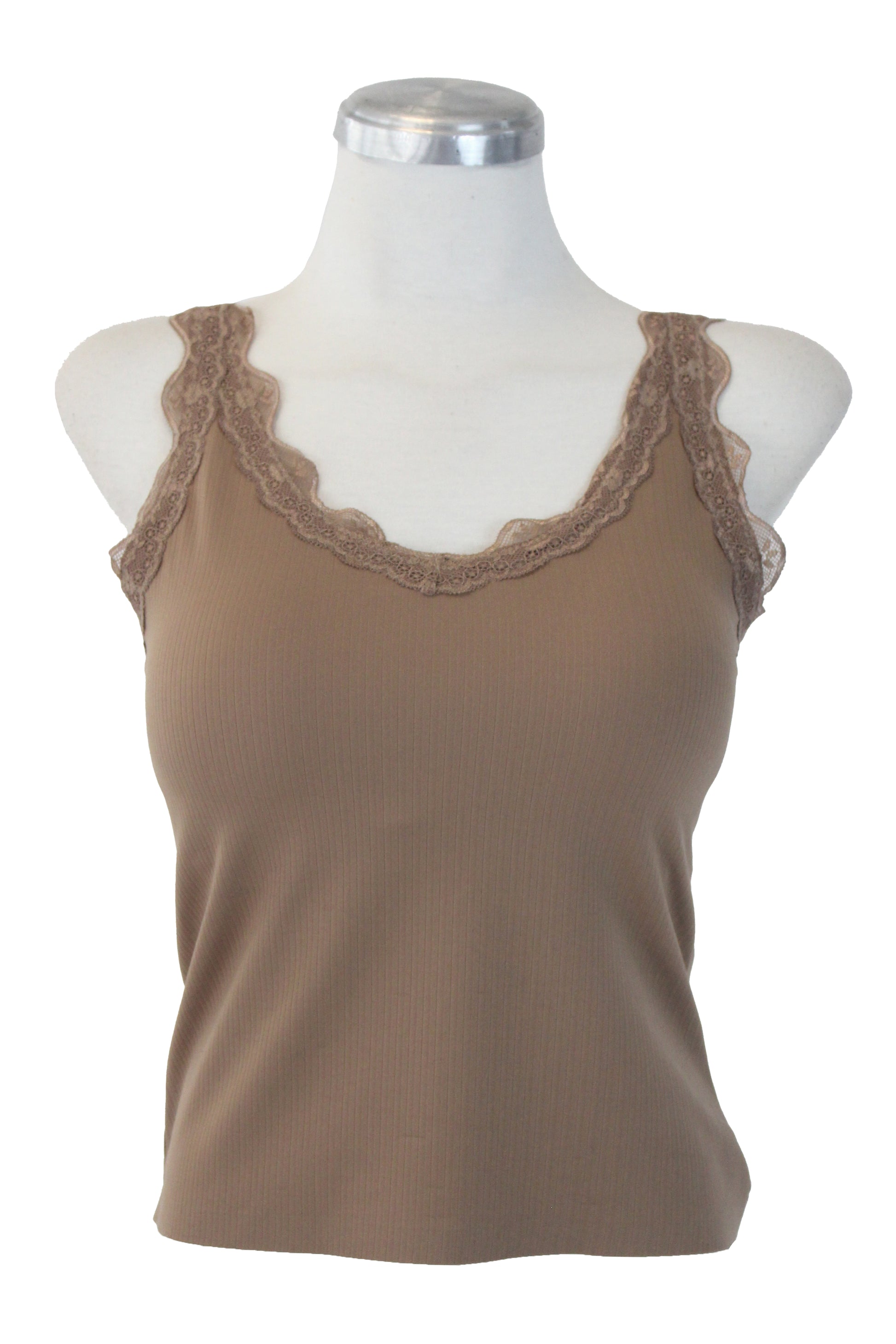 T3340 Blusa Básica con Borden Bordado y Copas