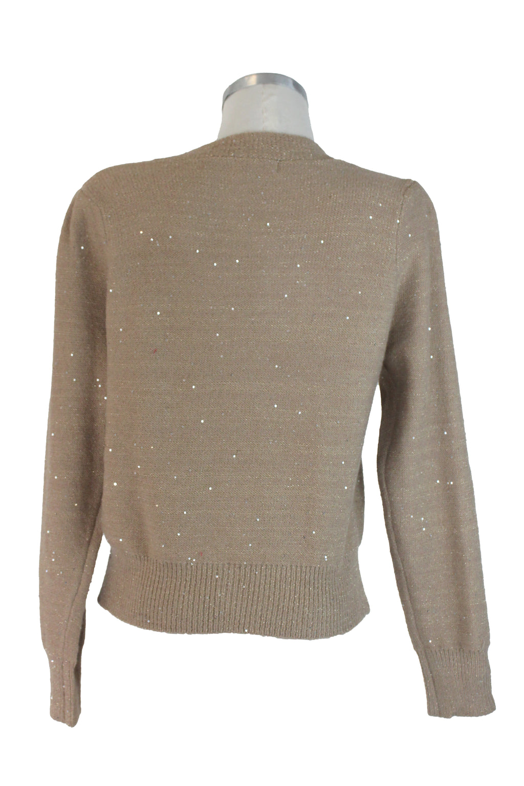 AB607 Suéter con Brillos y Botones Grabados