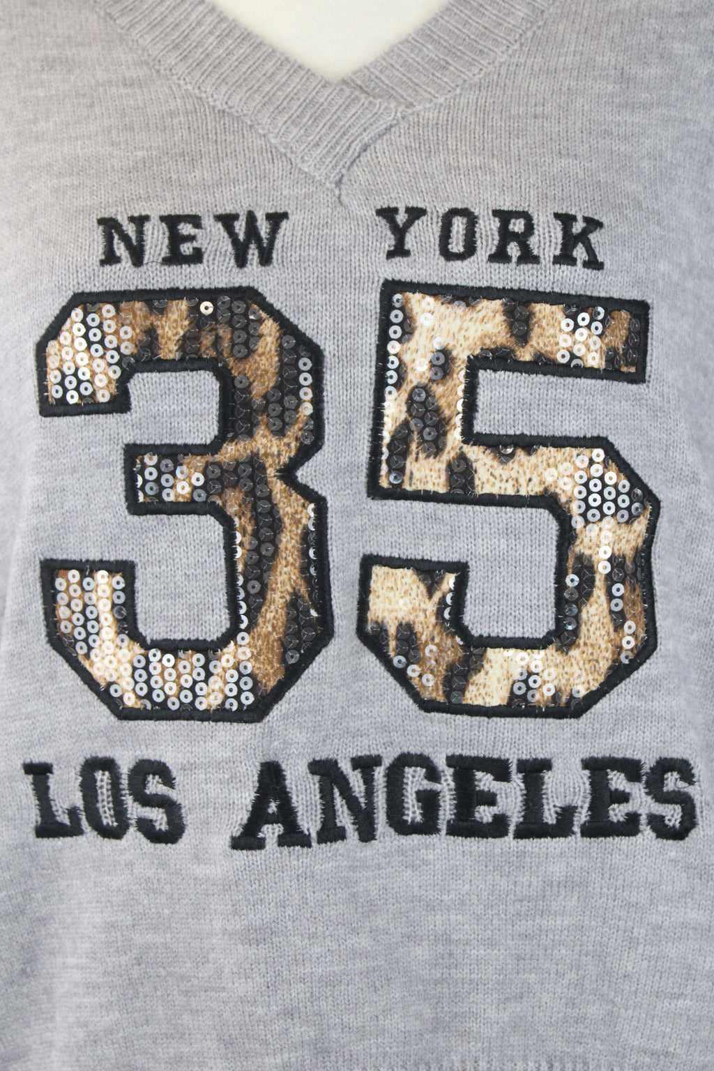 T2231 Suéter Bordado No. 35 Brillos y Animal P.