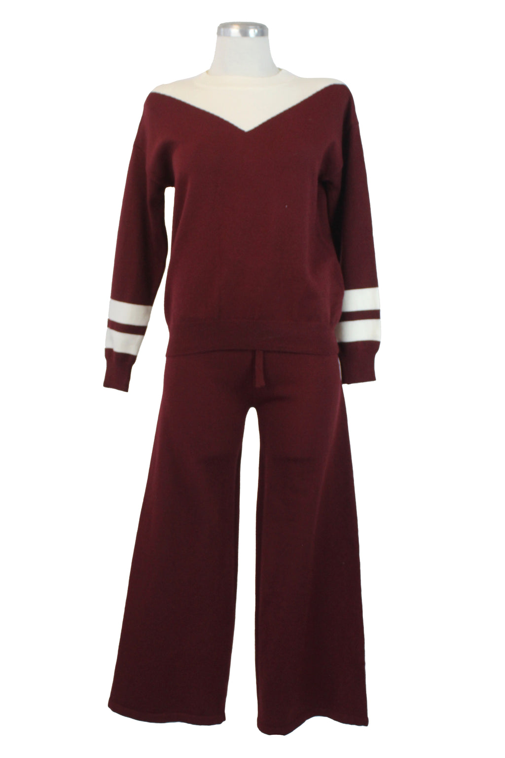 AB382 Conjunto Tipo Suéter Diseño en Cuello y Líneas en Manga