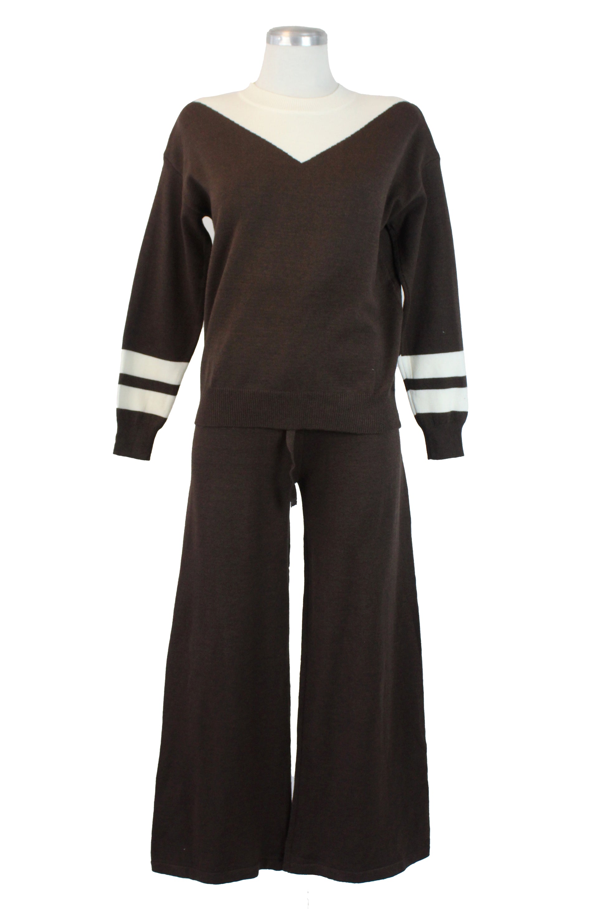 AB382 Conjunto Tipo Suéter Diseño en Cuello y Líneas en Manga