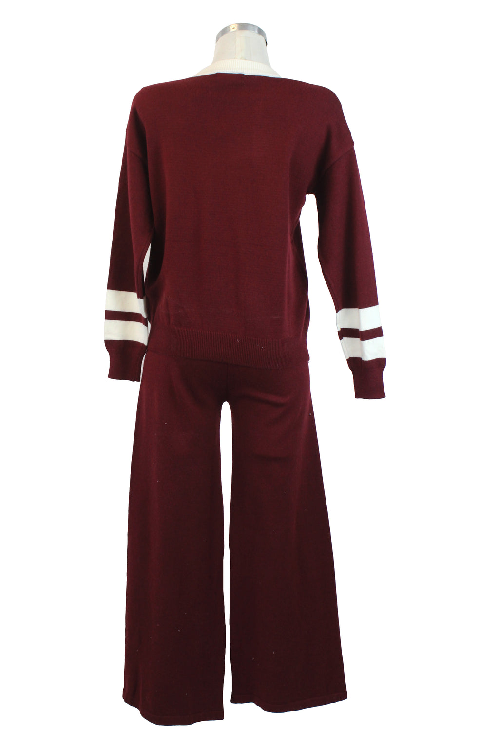 AB382 Conjunto Tipo Suéter Diseño en Cuello y Líneas en Manga