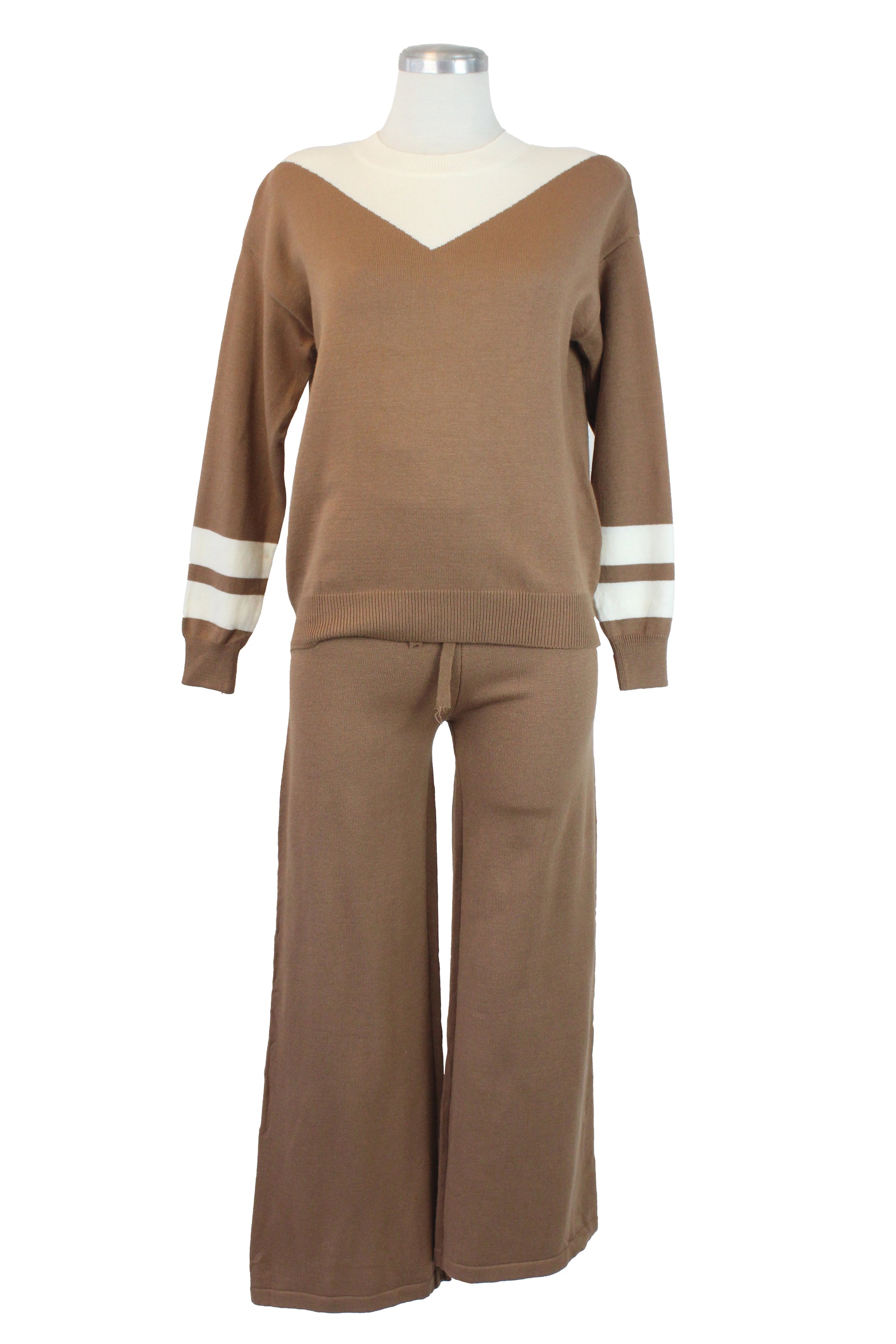 AB382 Conjunto Tipo Suéter Diseño en Cuello y Líneas en Manga