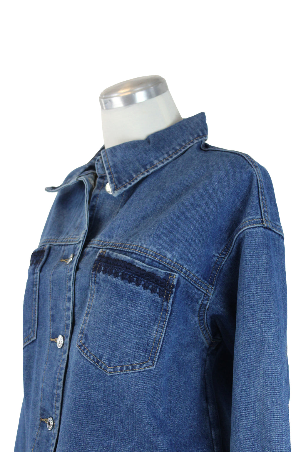 LM3014 Chamarra Tipo Mezclilla Bordado en Bolsas