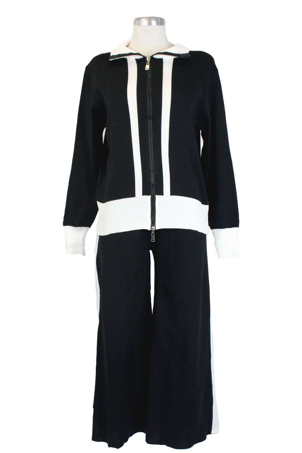 D35-3 Conjunto Tejido con Chamarra de Cuello Alto