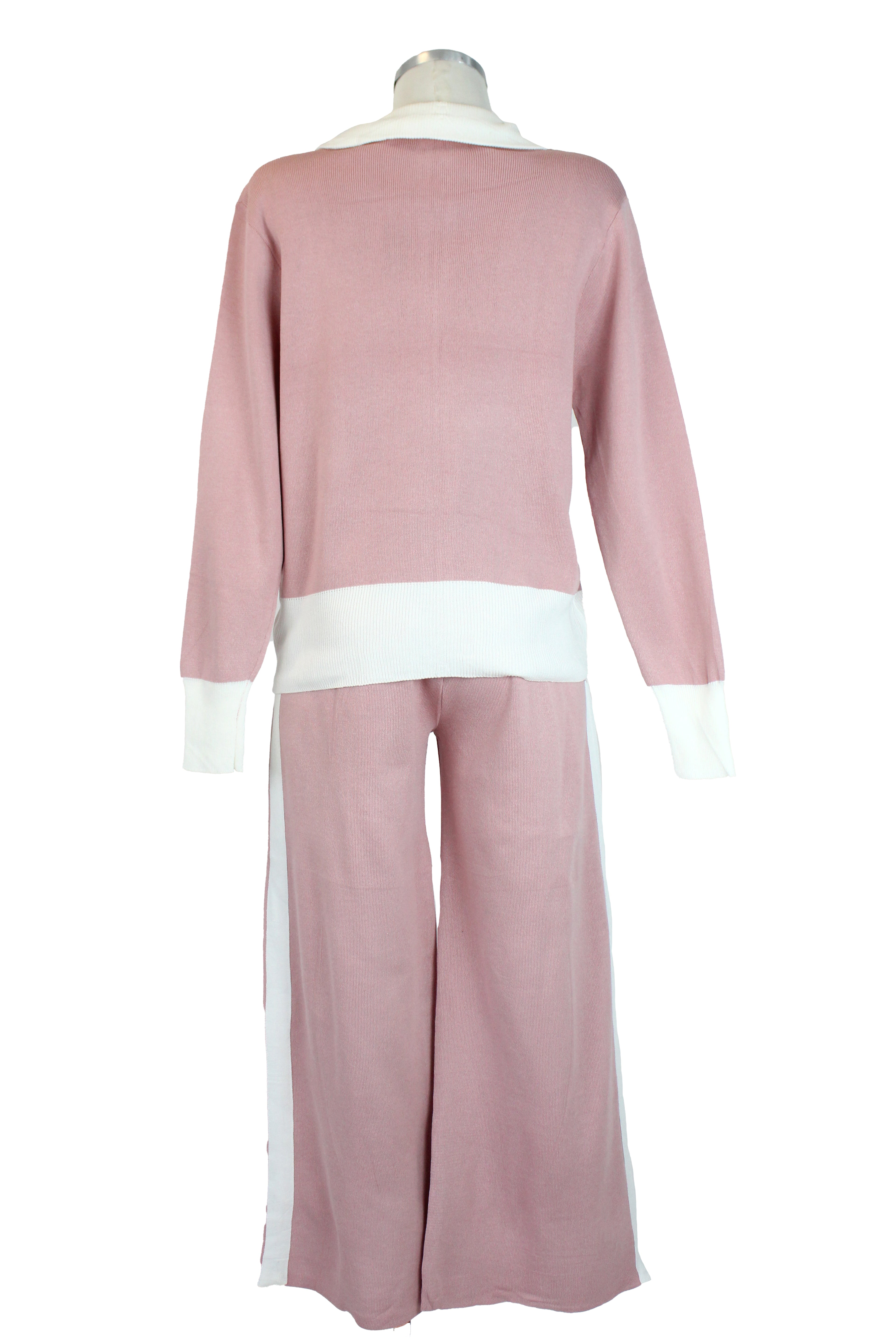 D35-3 Conjunto Tejido con Chamarra de Cuello Alto