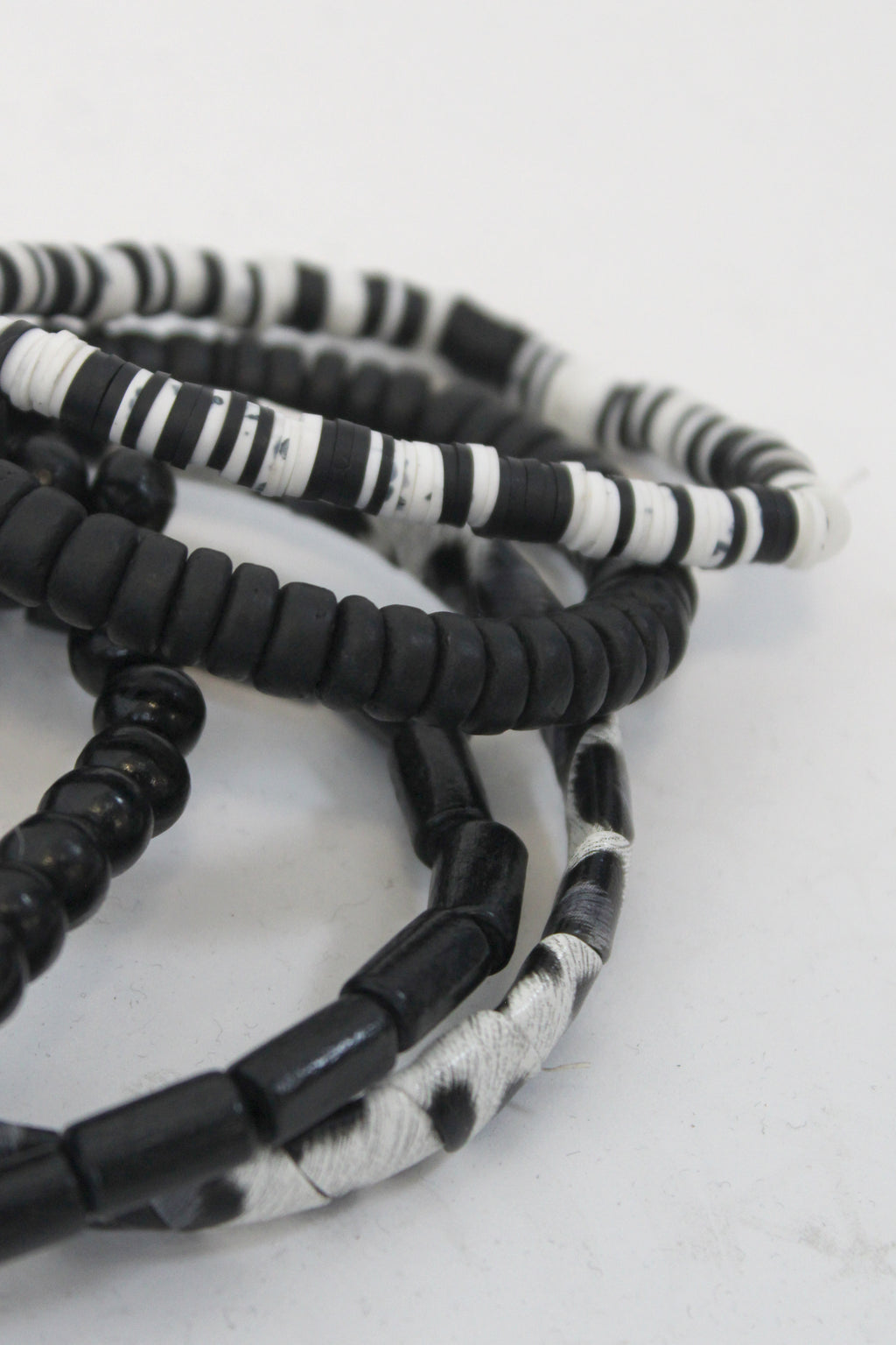 759 Pulseras Multiples de Cuentas, Fimo y Cuerillo Vaca