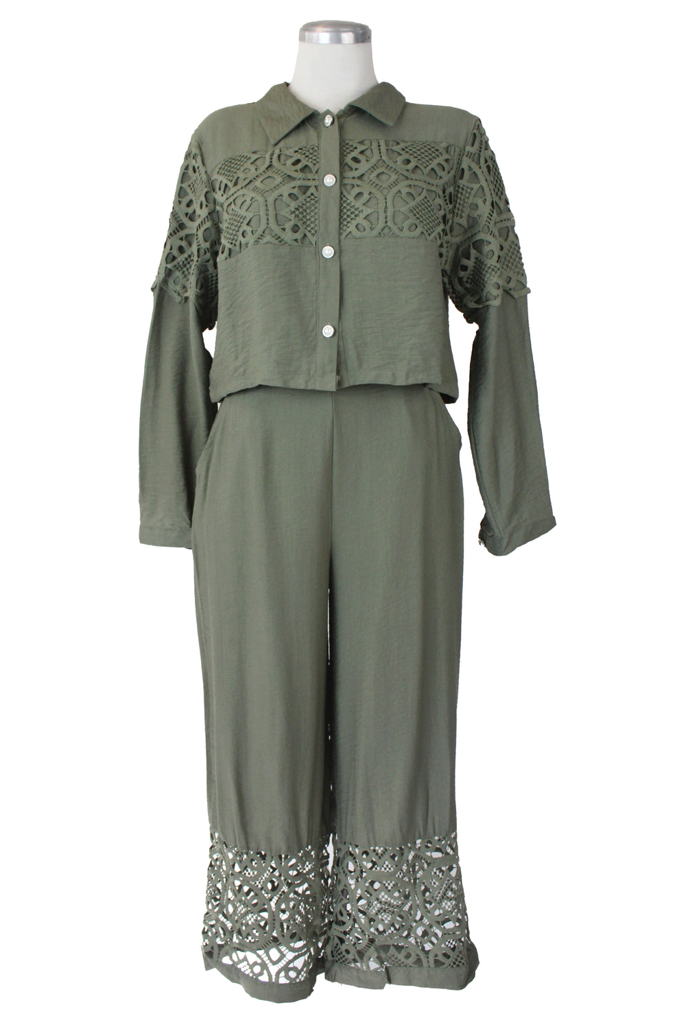 YS259 Conjunto Diseño Bordado Blusa con Botones Aperlados