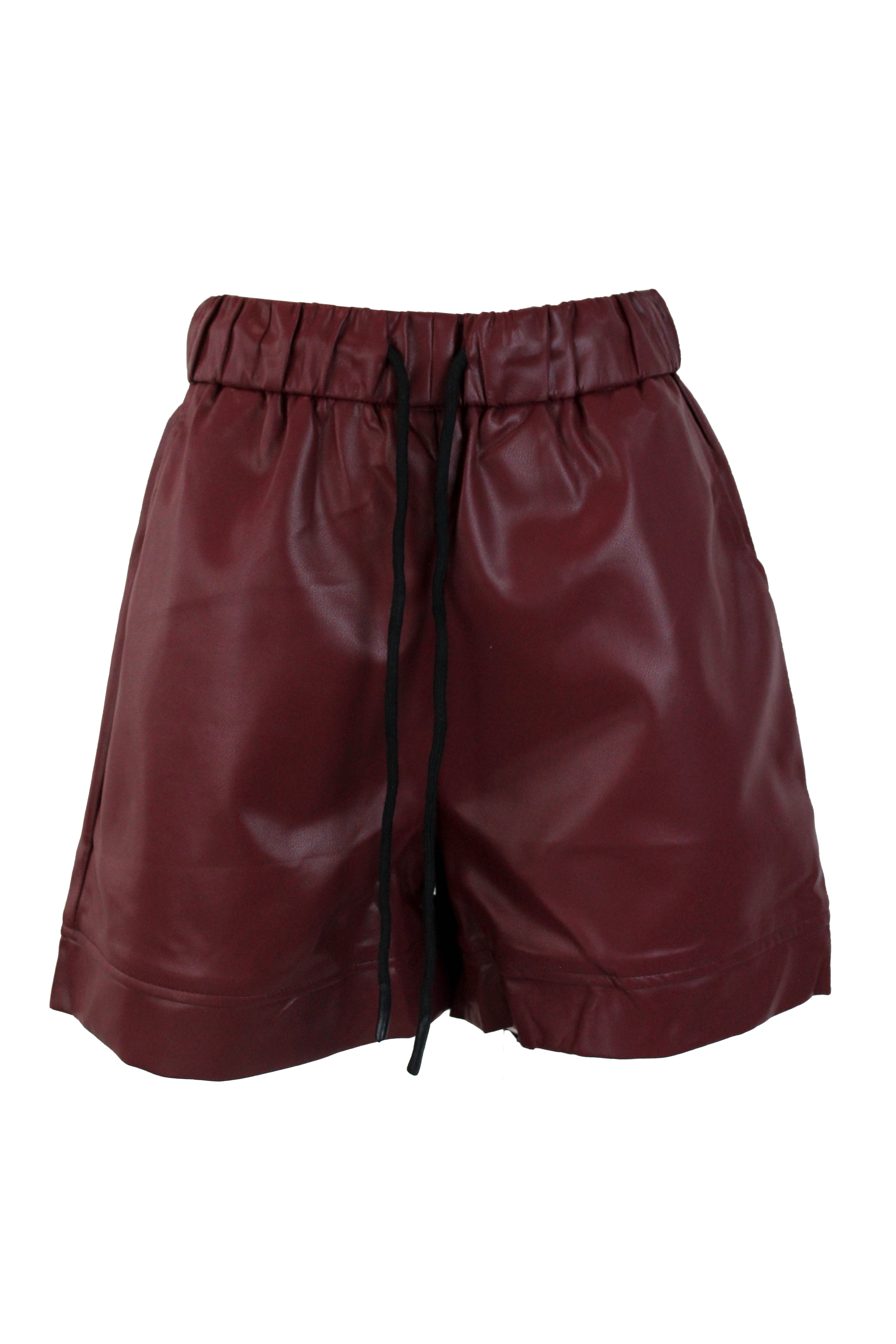 PS976 Short Vinipiel con Elástico y Ajustador