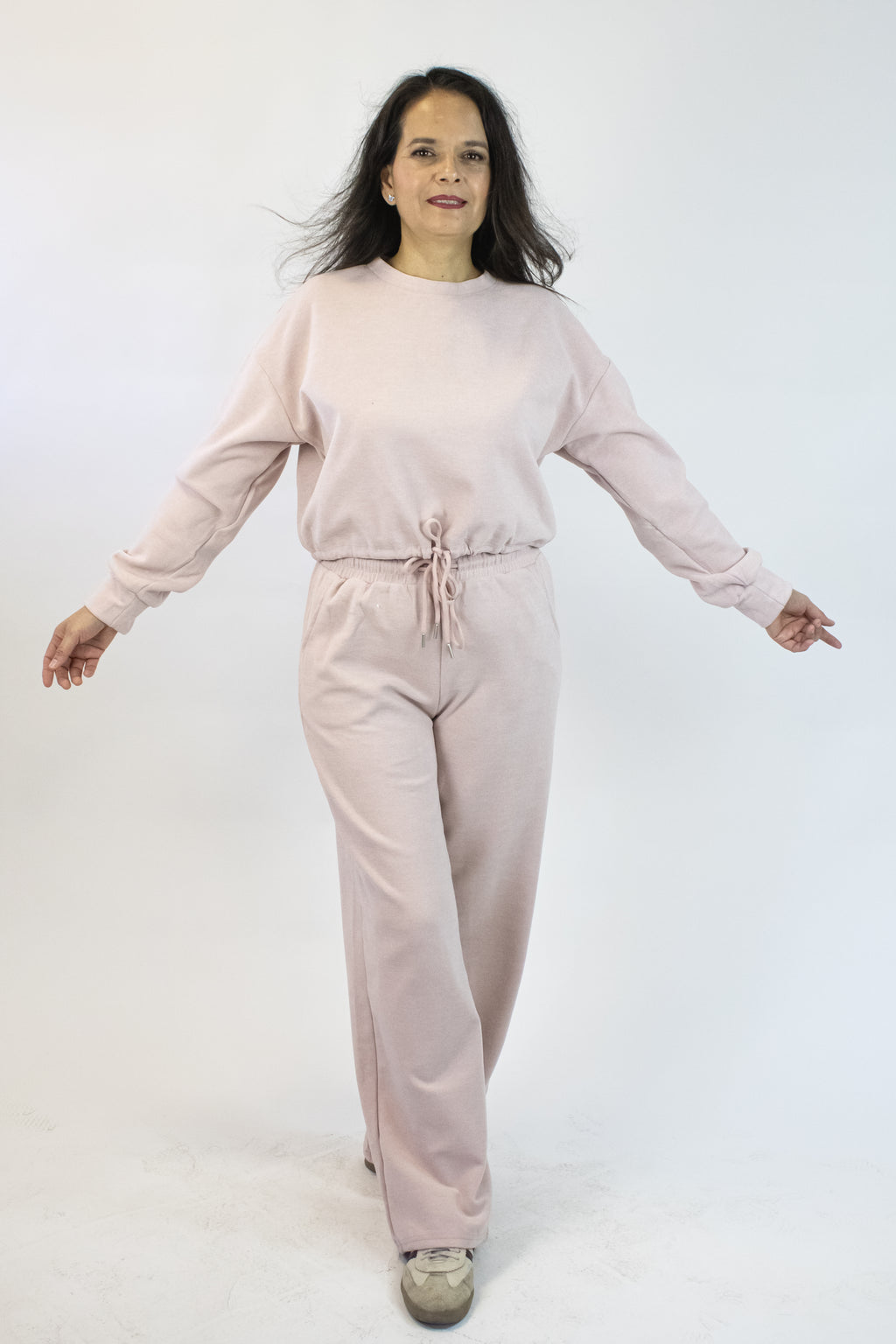 HJ-D525 Conjunto Suéter con Agujeta y Pantalón Liso