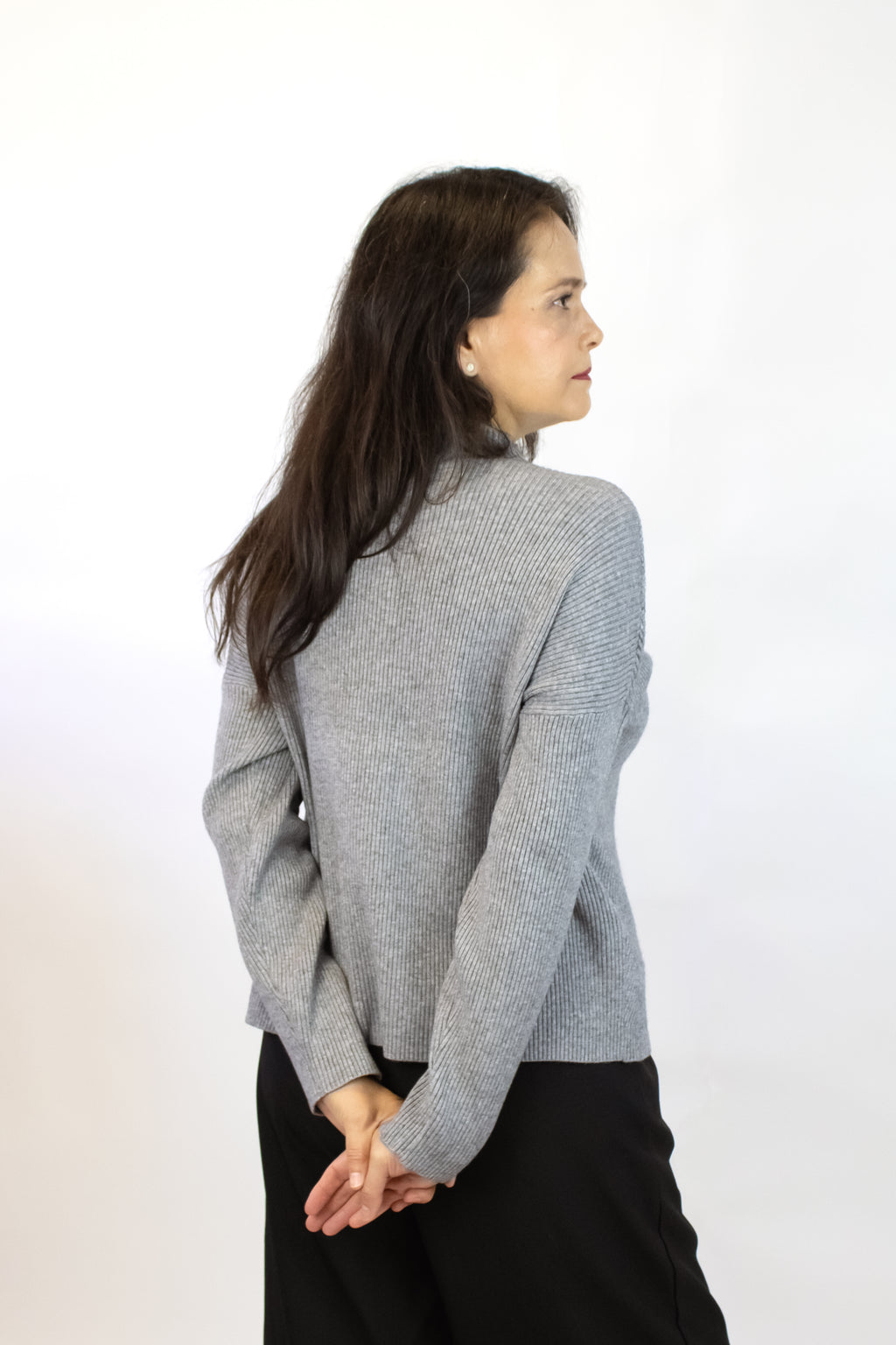 OJ-2660M Suéter Cuello de Tortuga Líneas Cruzadas