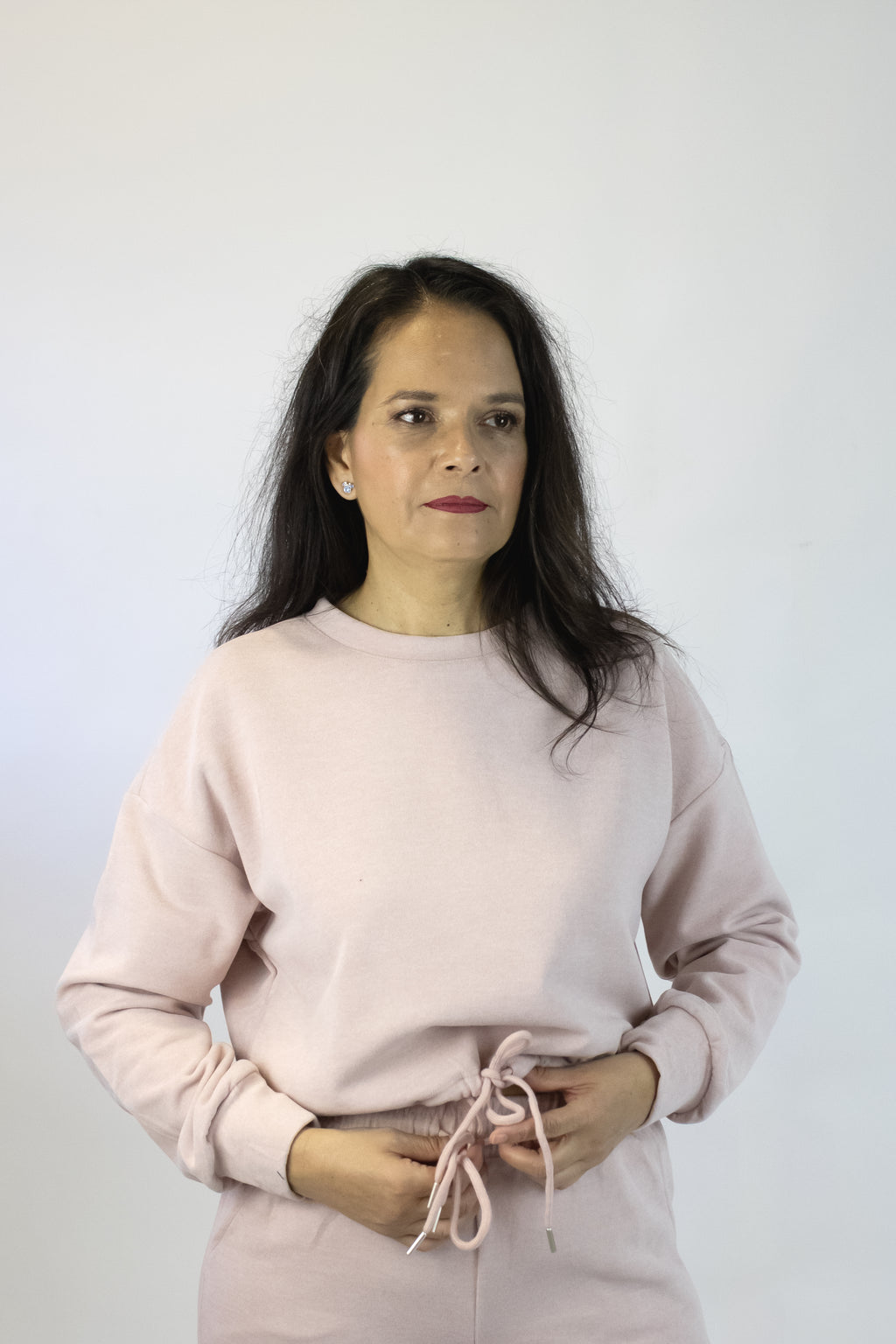 HJ-D525 Conjunto Suéter con Agujeta y Pantalón Liso