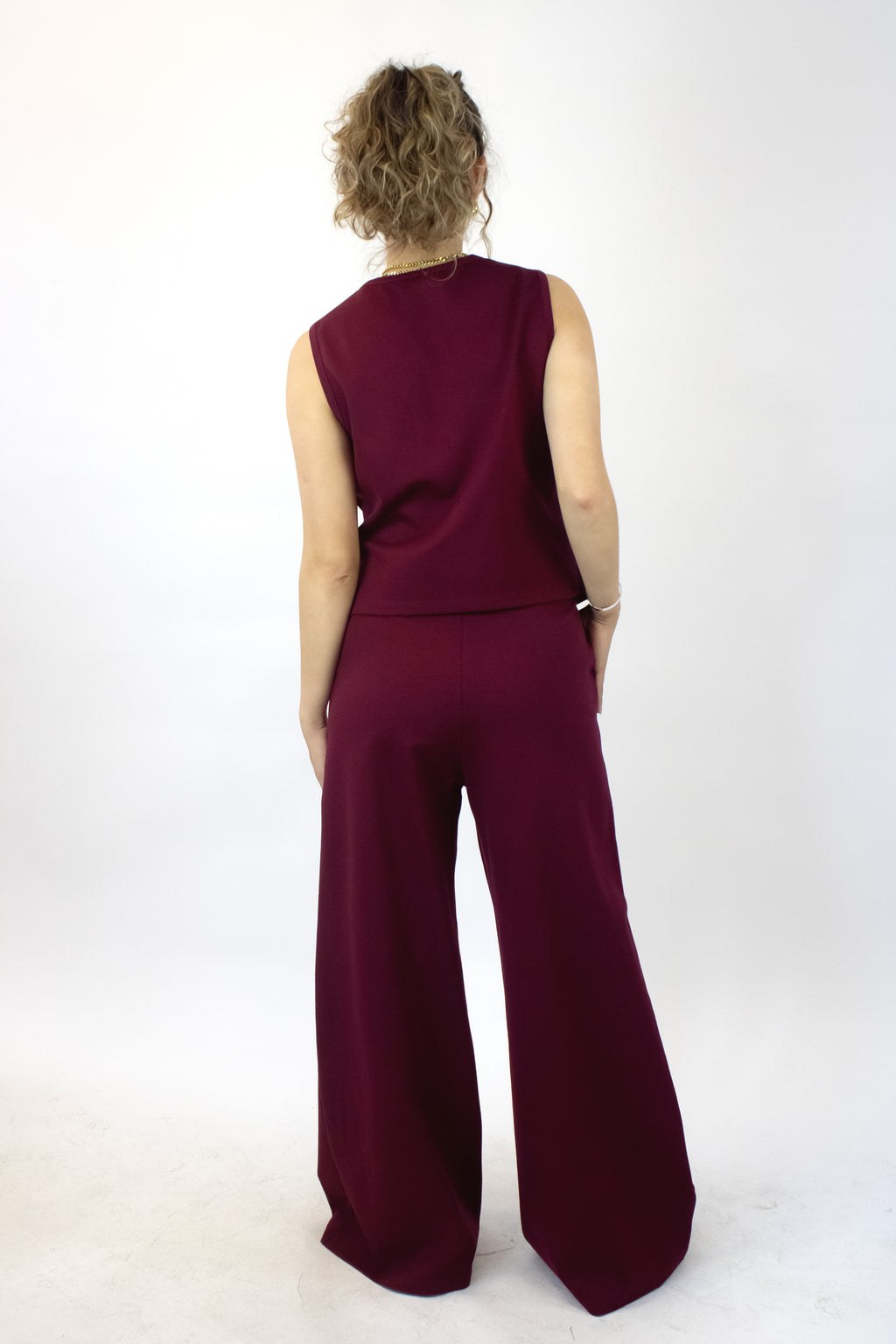 1301SPJ Conjunto Chaleco con Botes Pantalón Línea Punteada