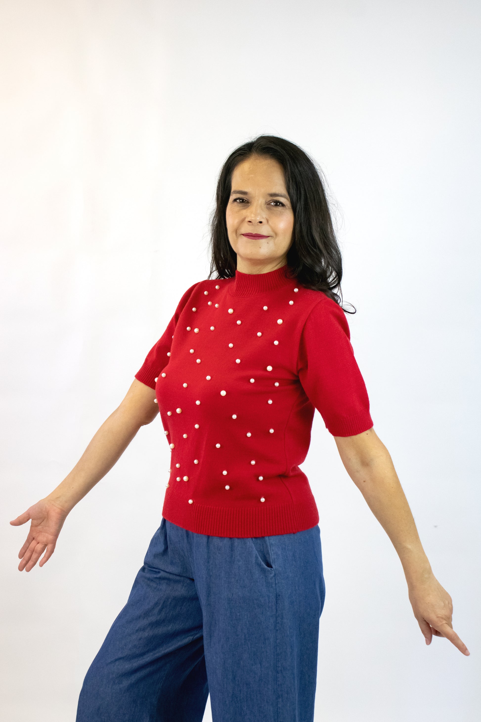 2568 Blusa Cuello Punteado Decoración Perlas