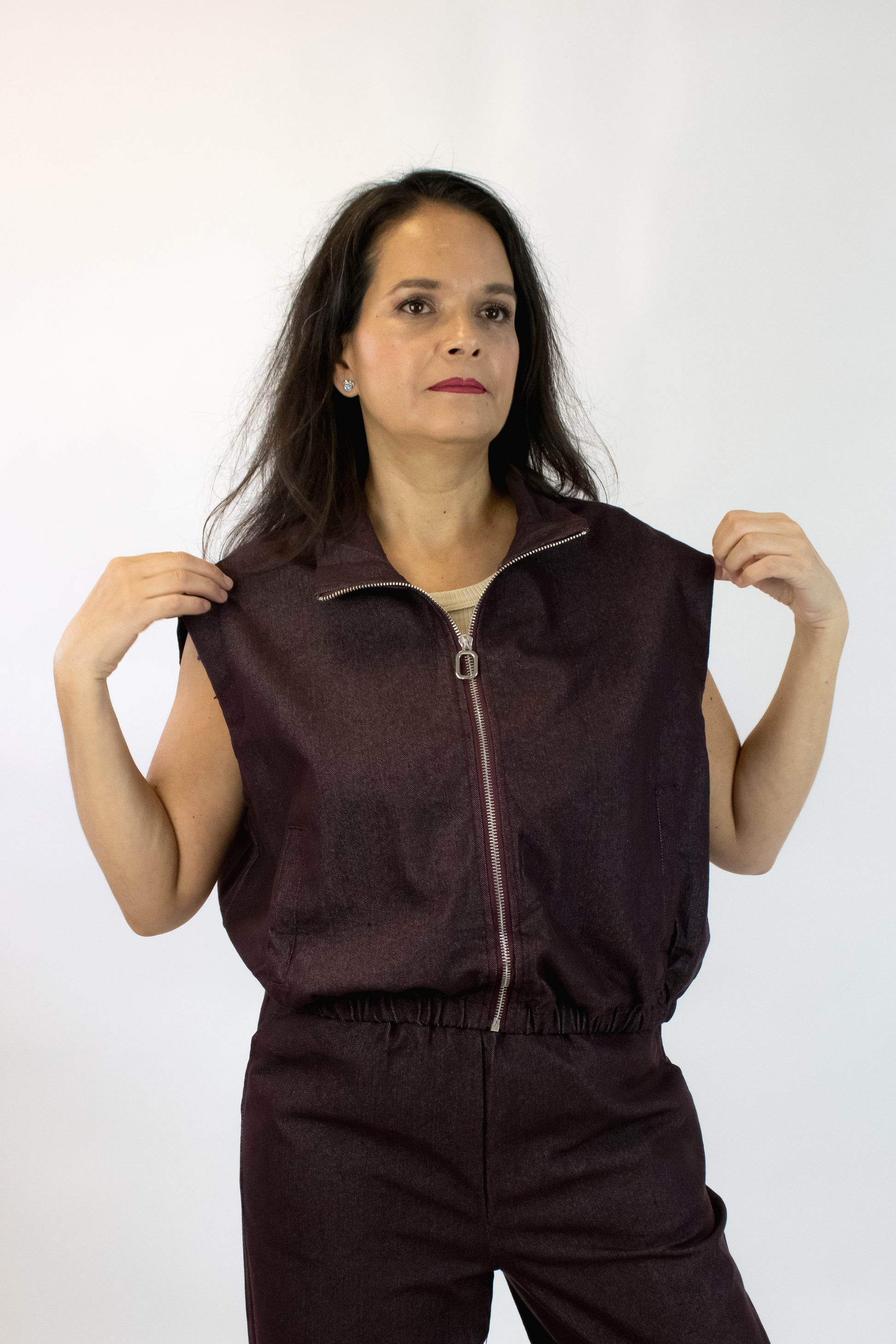 MK-0592 Conjunto de Mezclilla sin Mangas y Cuello Alto
