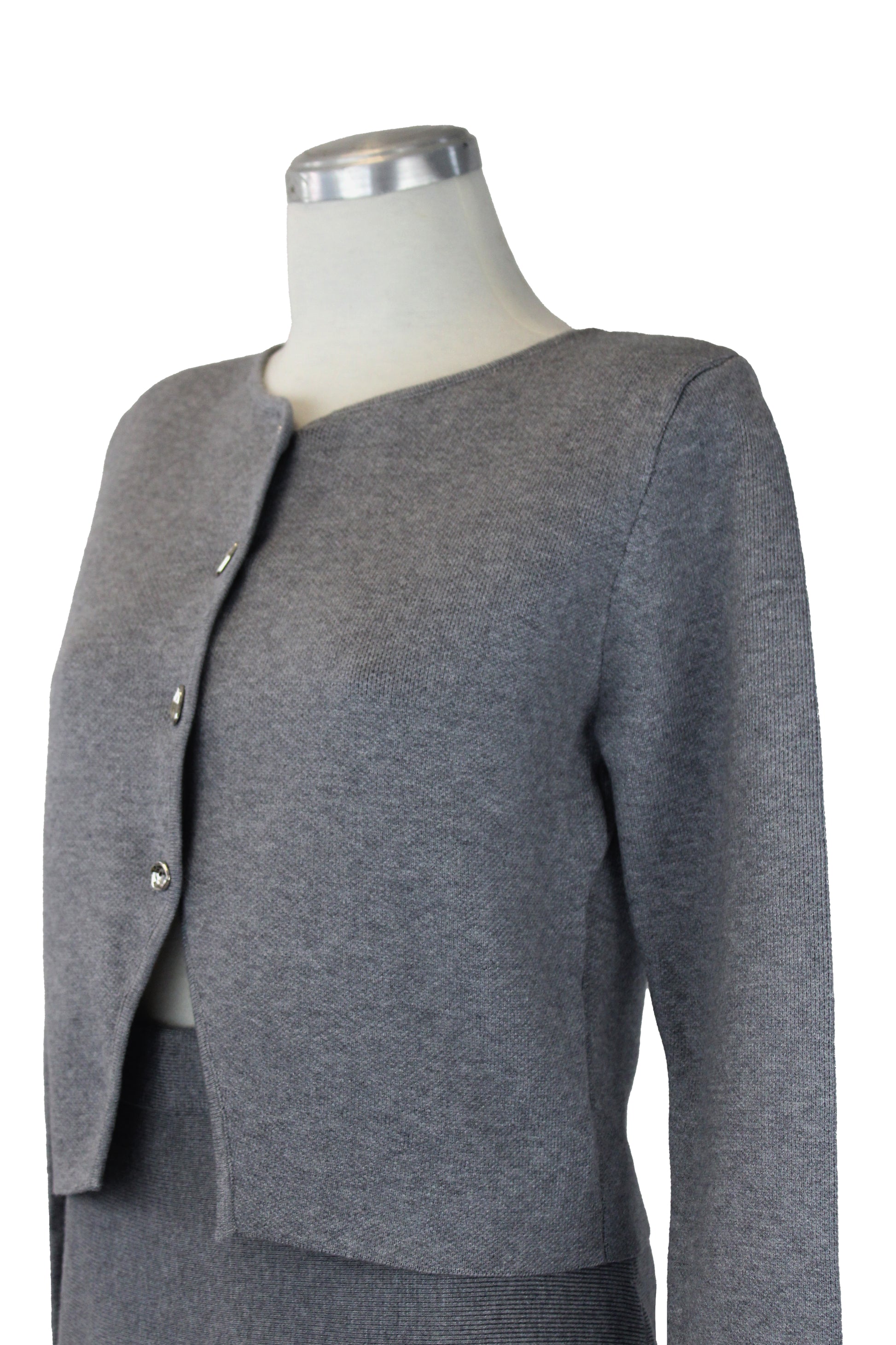 H865 Conjunto con Falda Tipo Suéter Botones Irregulares