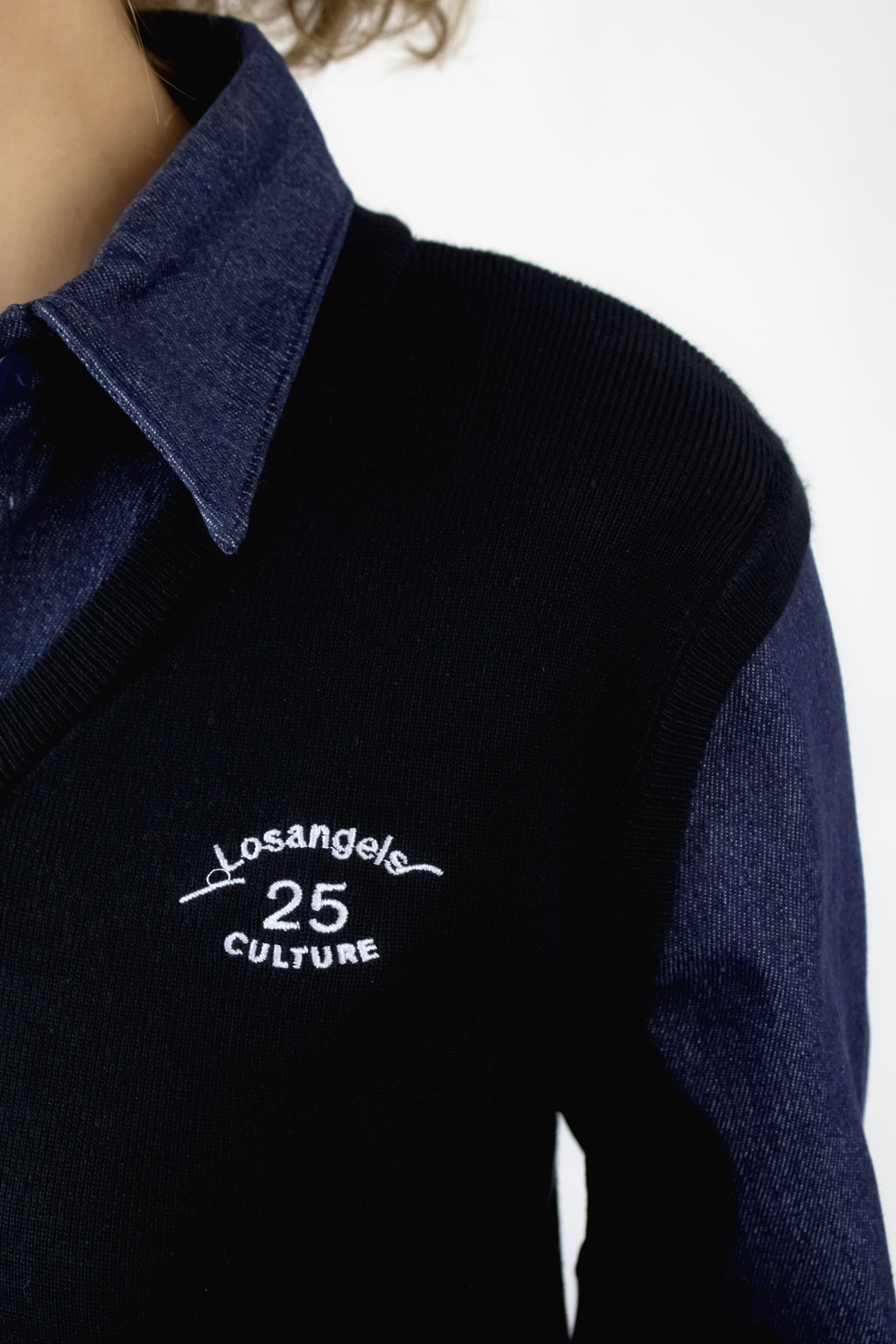 T3365 Suéter de Mezclilla con Chaleco Bordado