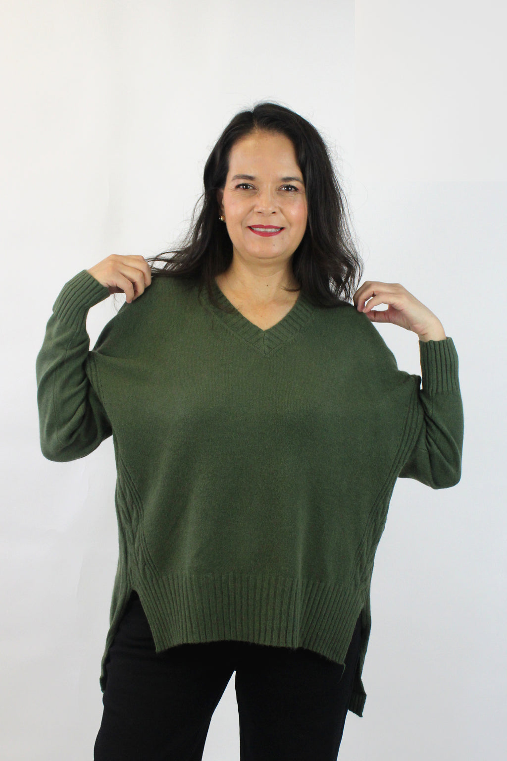 1275 Suéter Tejido Cuello V Trenza a los Costados