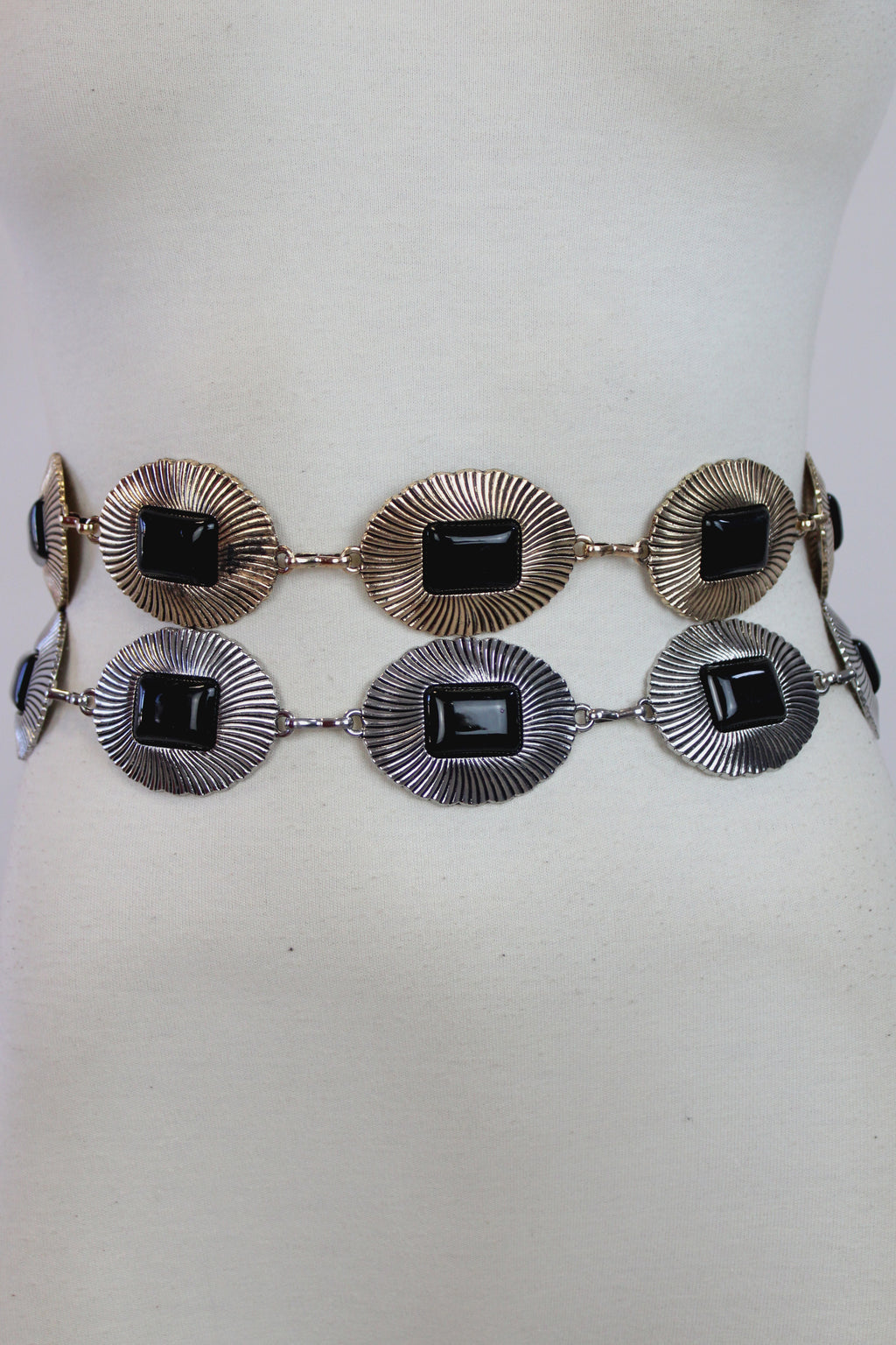 8428 Cinto Metal Conchas con Piedra Cuadrada Centro
