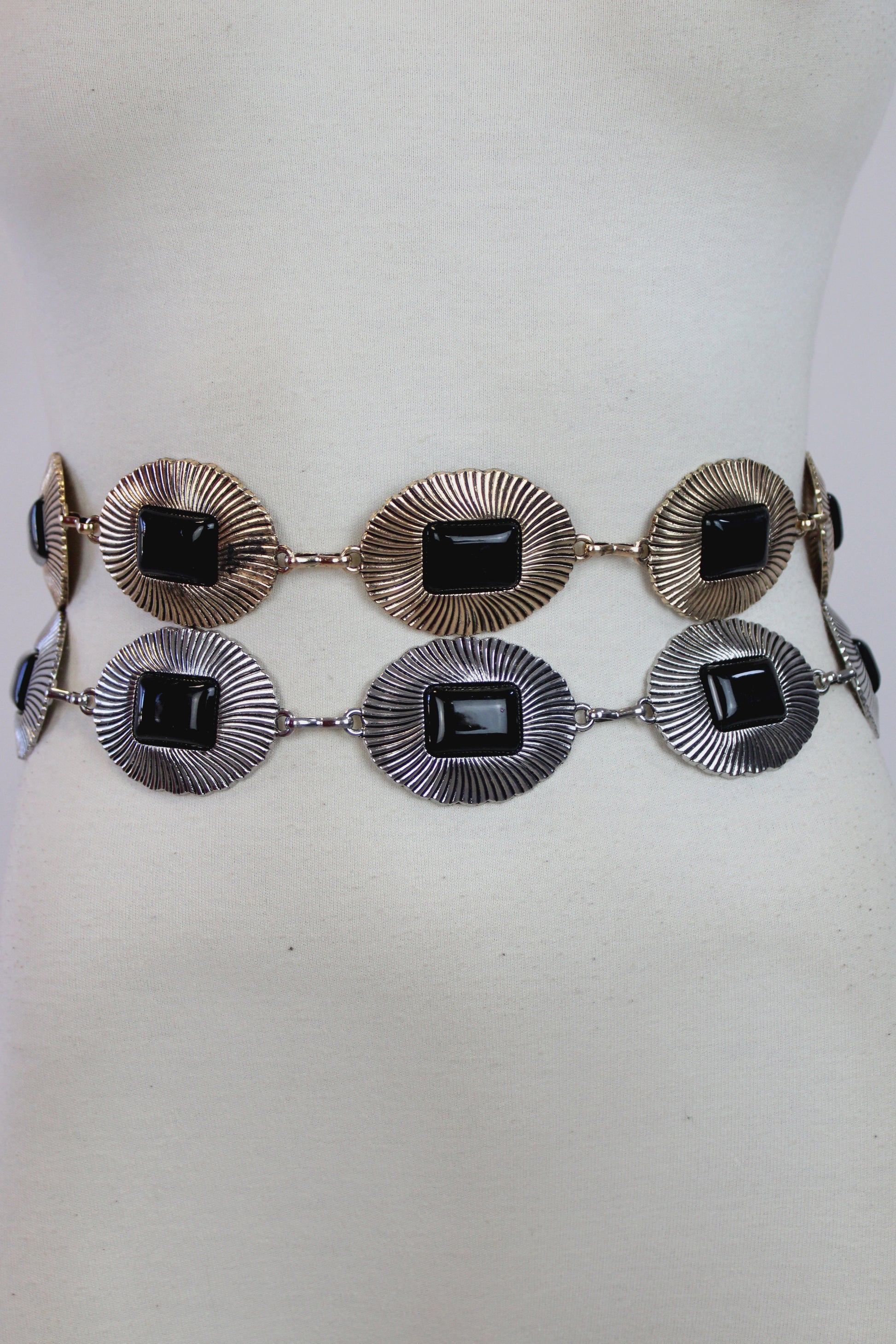 8428 Cinto Metal Conchas con Piedra Cuadrada Centro