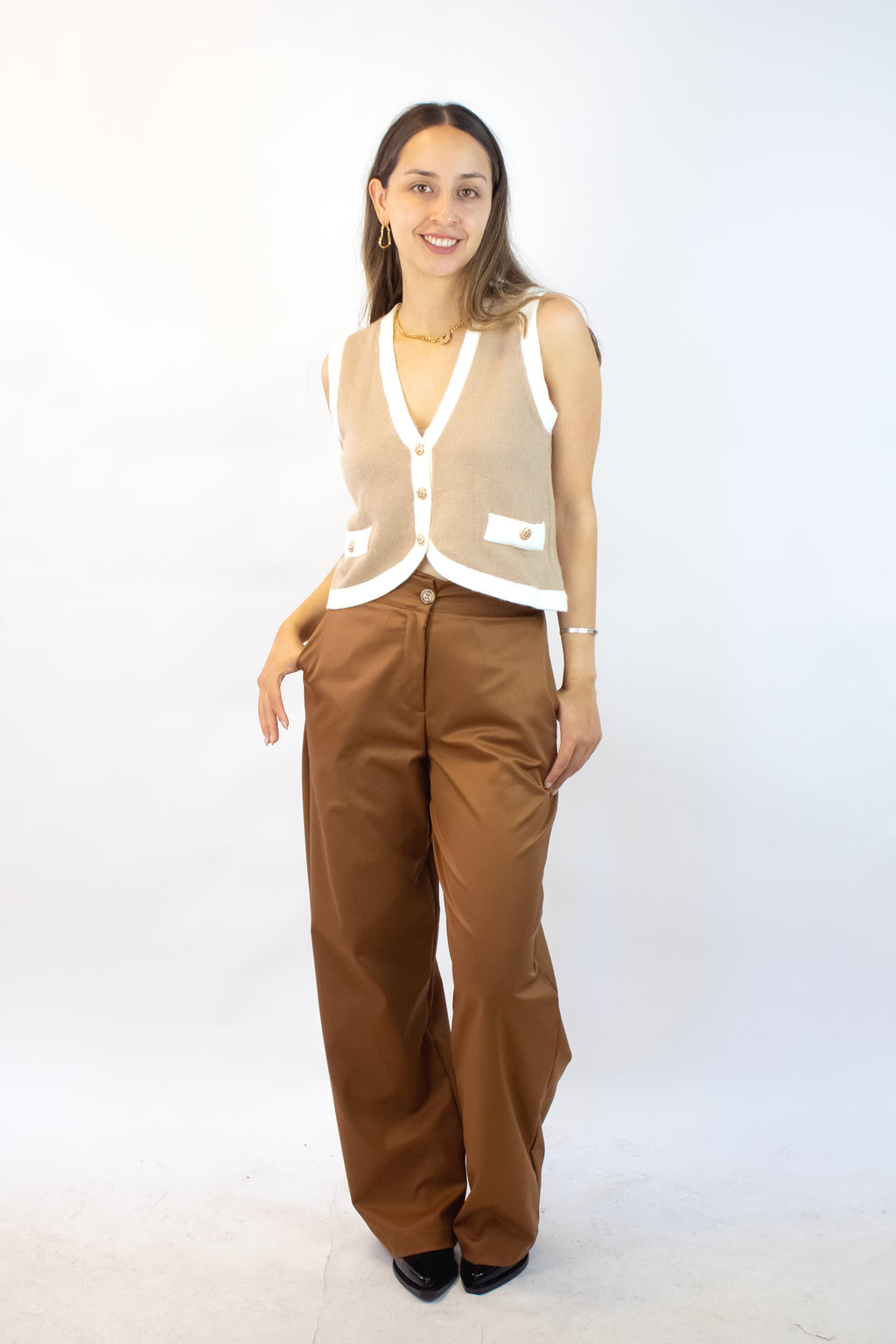 LK02931 Pantalon Corte Recto y Acinturado Mitad Pretina