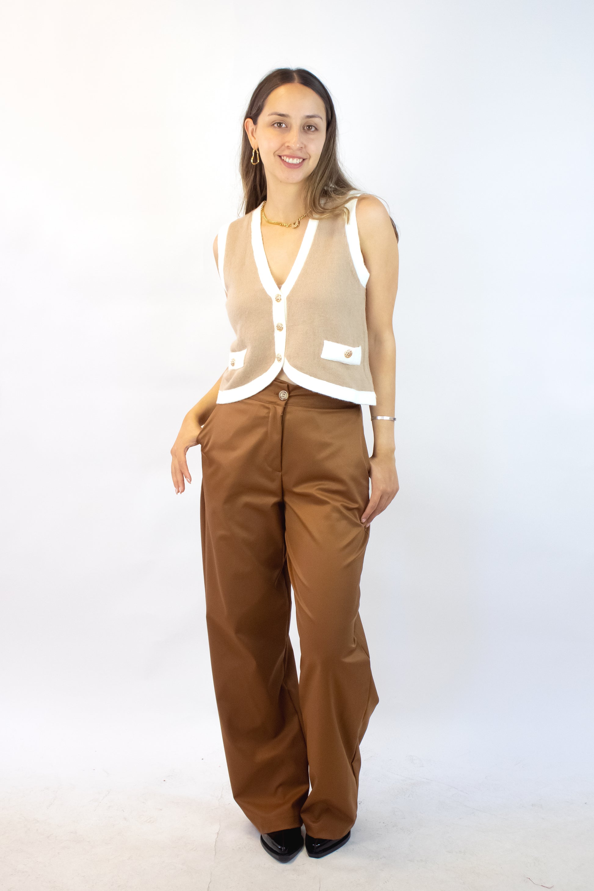 LK02931 Pantalon Corte Recto y Acinturado Mitad Pretina