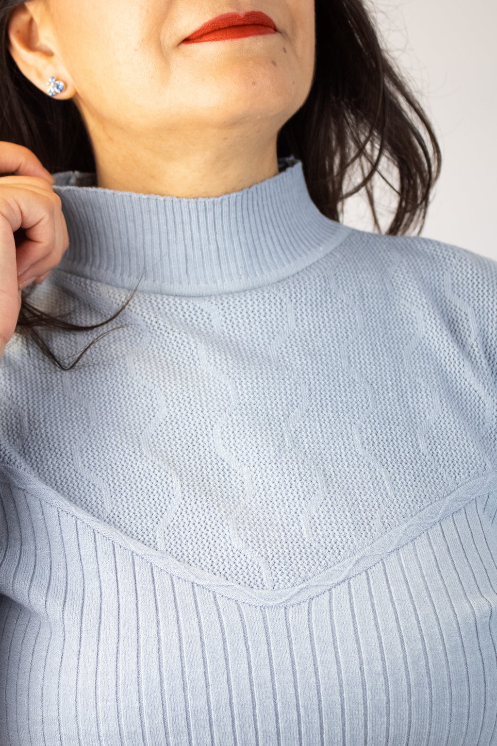 23-0048 Suéter Tejido Punto y Rayas Cuello Tortuga