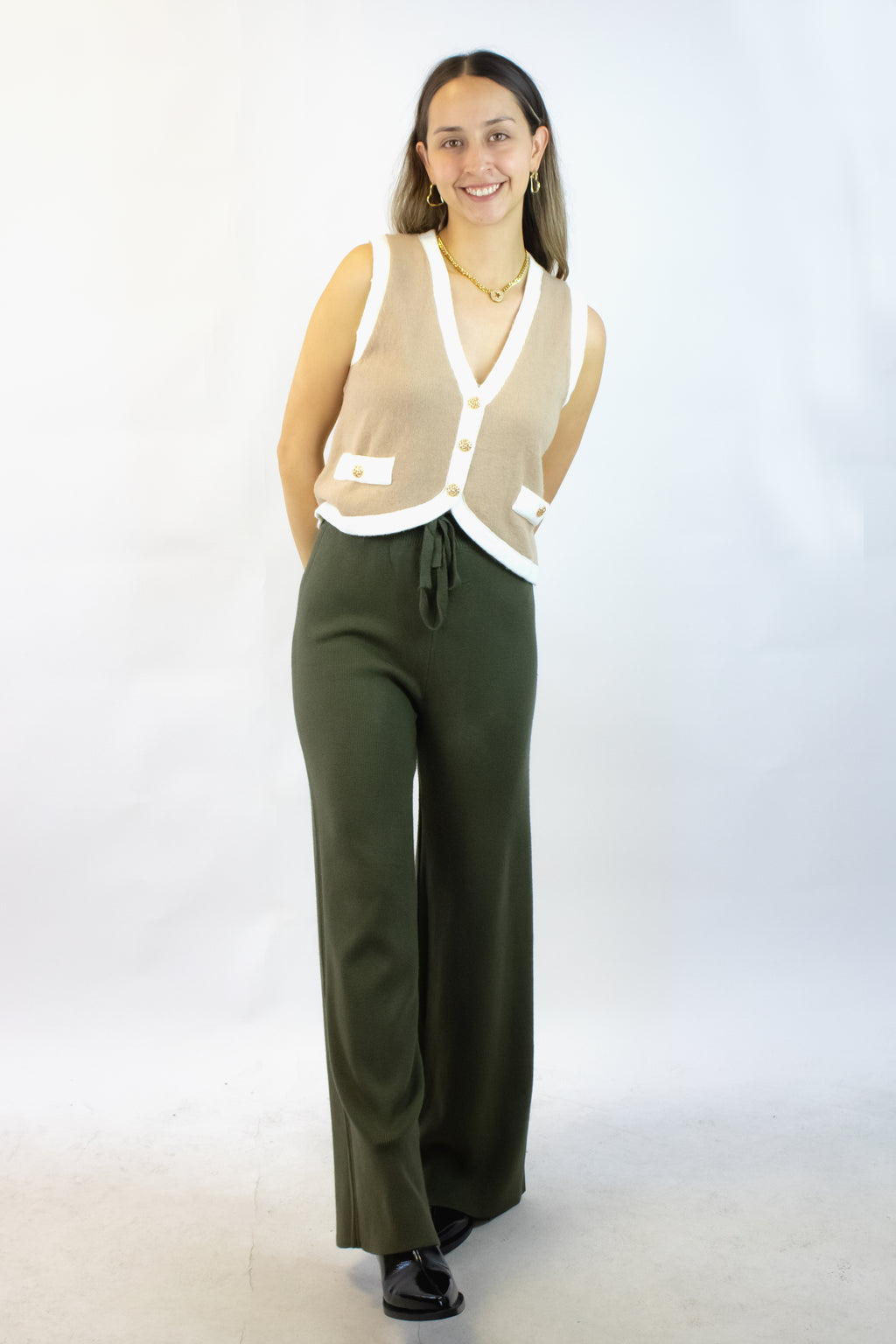 K2507 Pantalonera Líneas Suaves