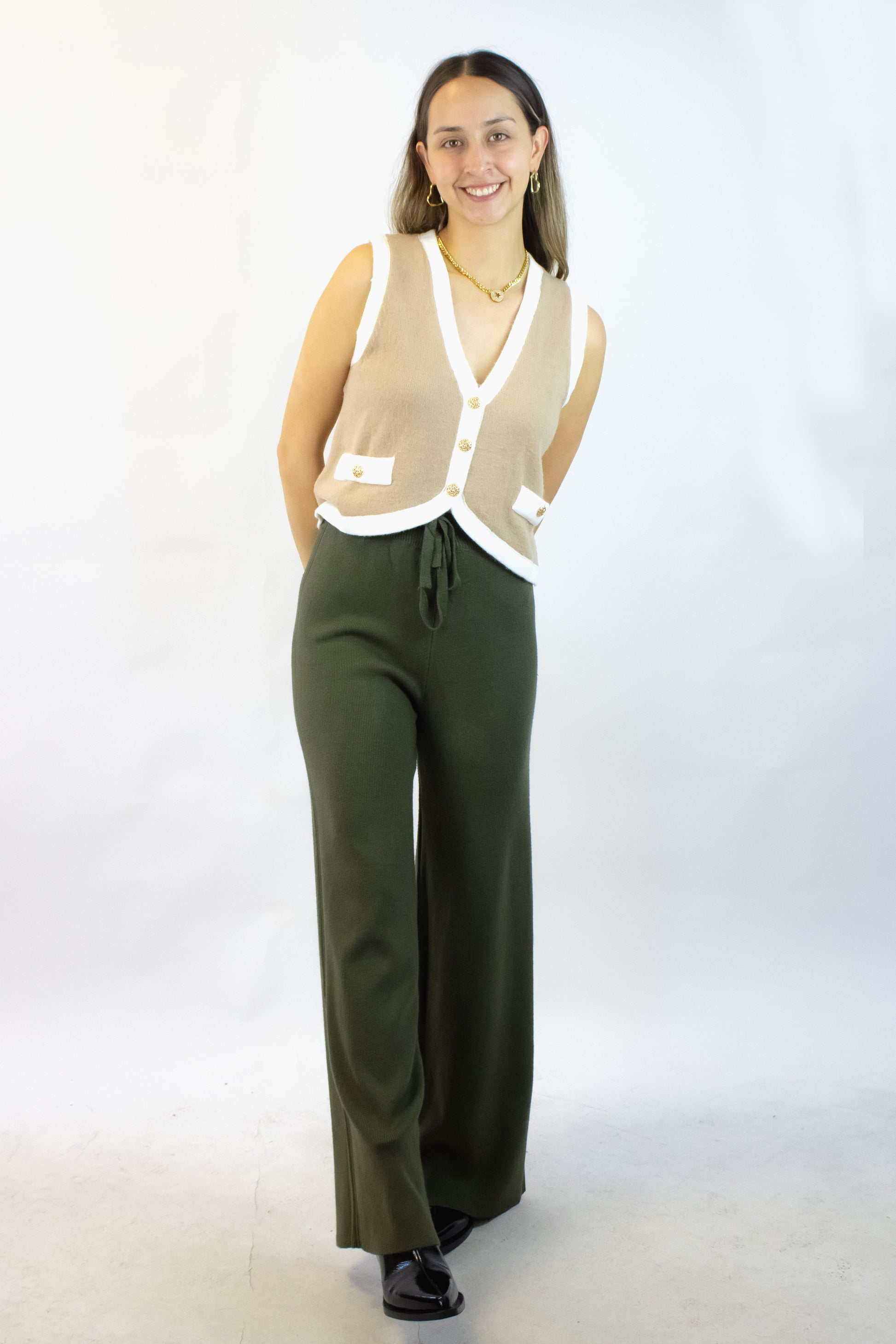 K2507 Pantalonera Líneas Suaves