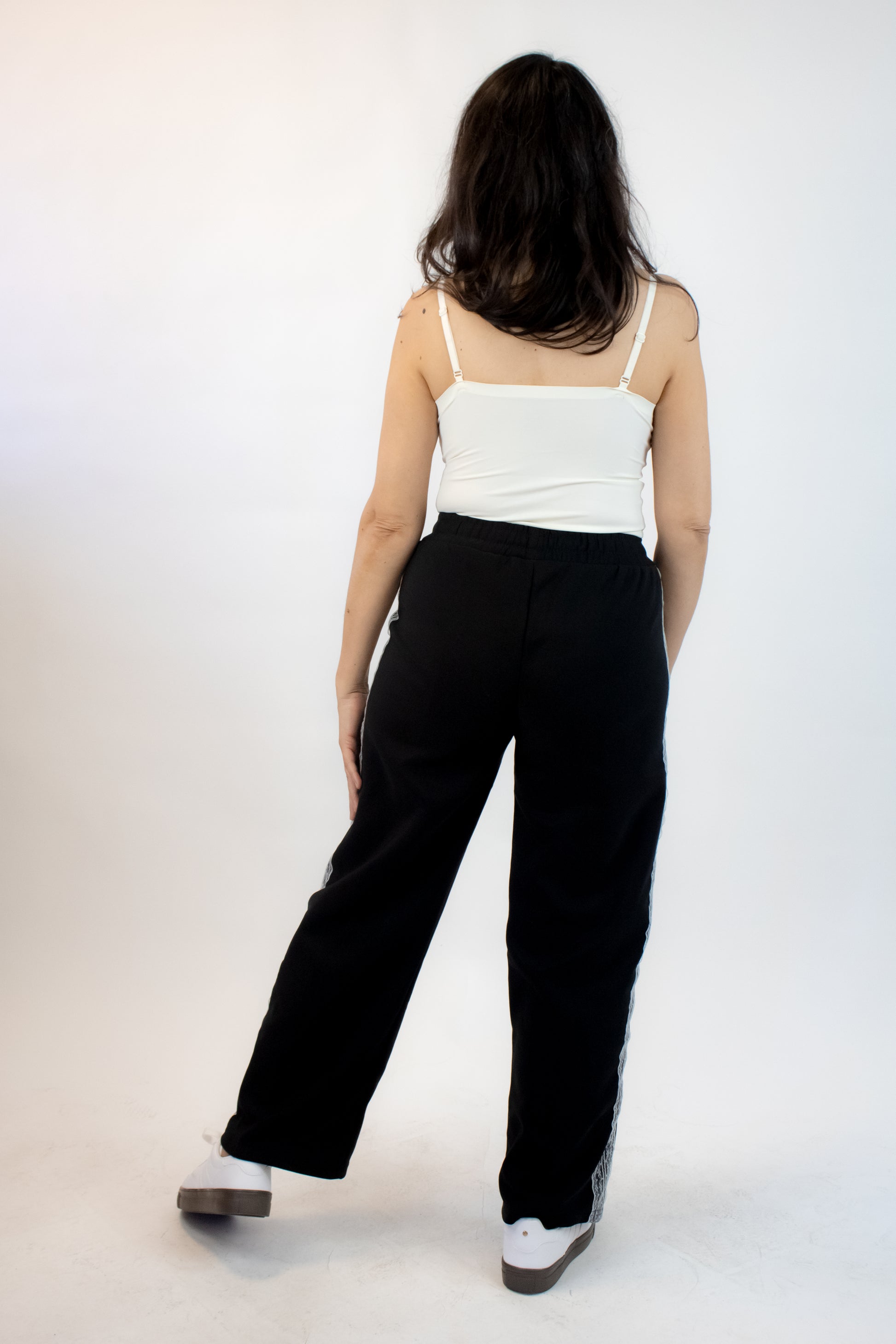 K0650 Pantalón Recto con Elástico Y Encaje Lateral
