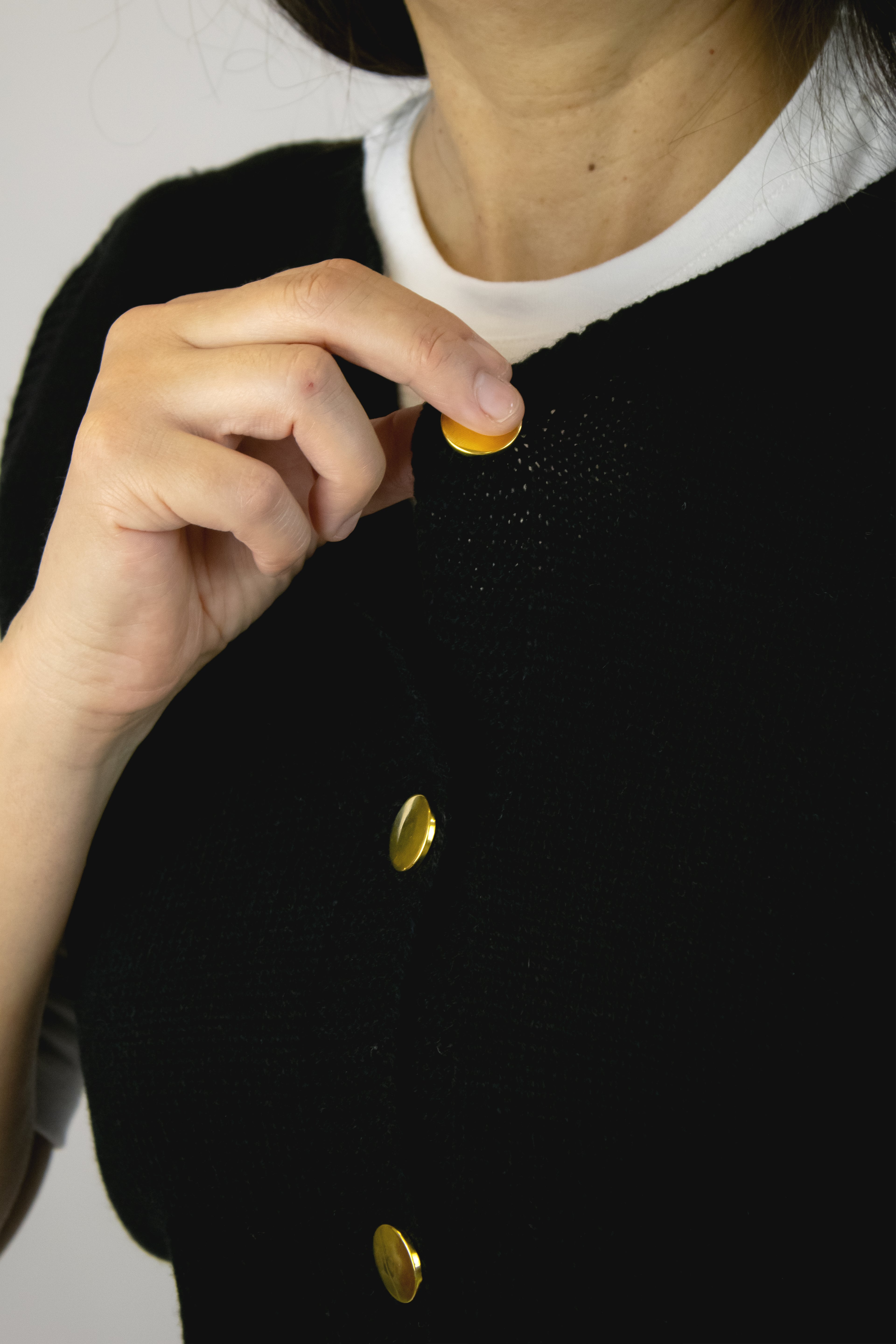 2542 Chaleco Tejido Delgado Botones Dorados